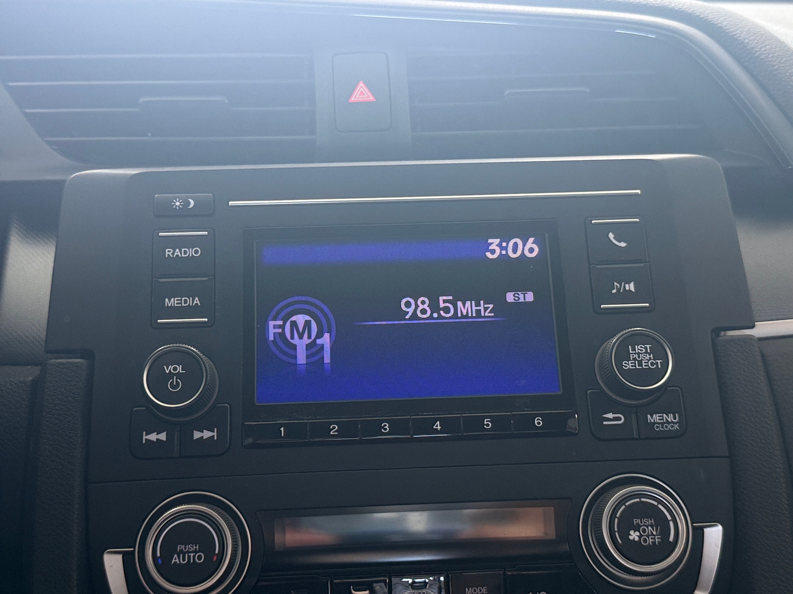 Thumbnail: 2016 Honda Civic - 4