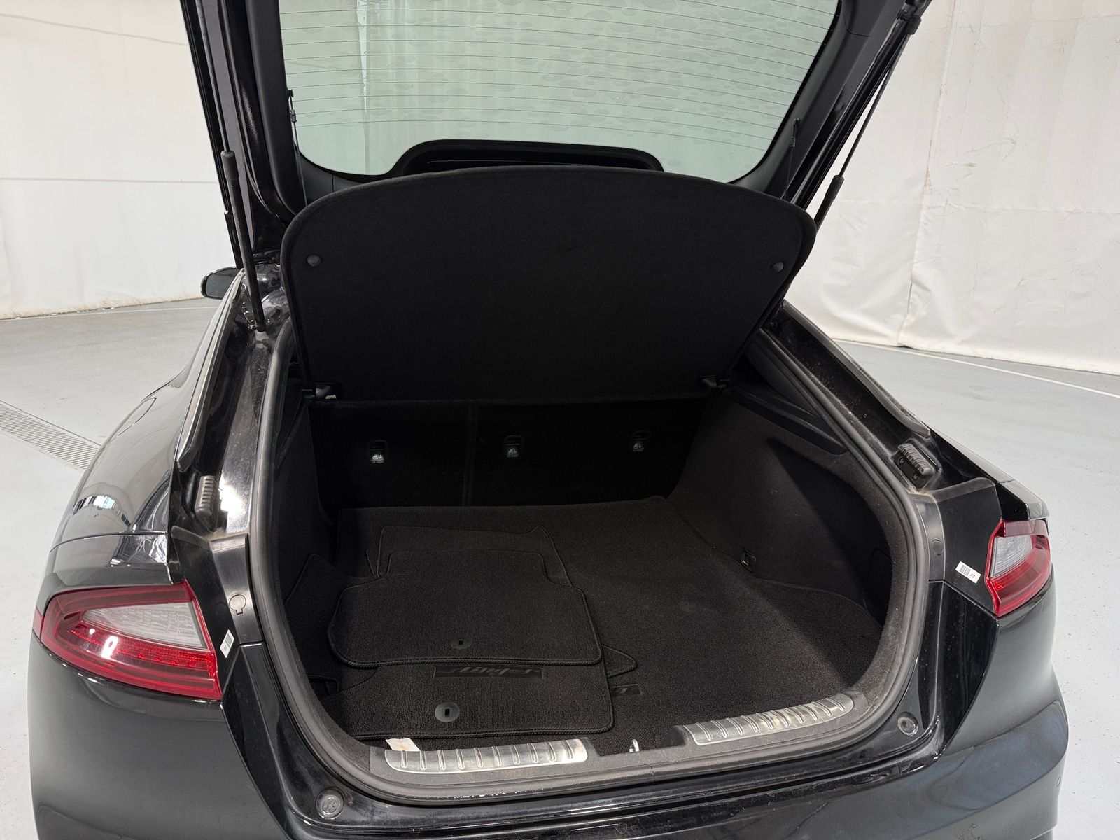 Thumbnail: 2020 Kia Stinger - 6