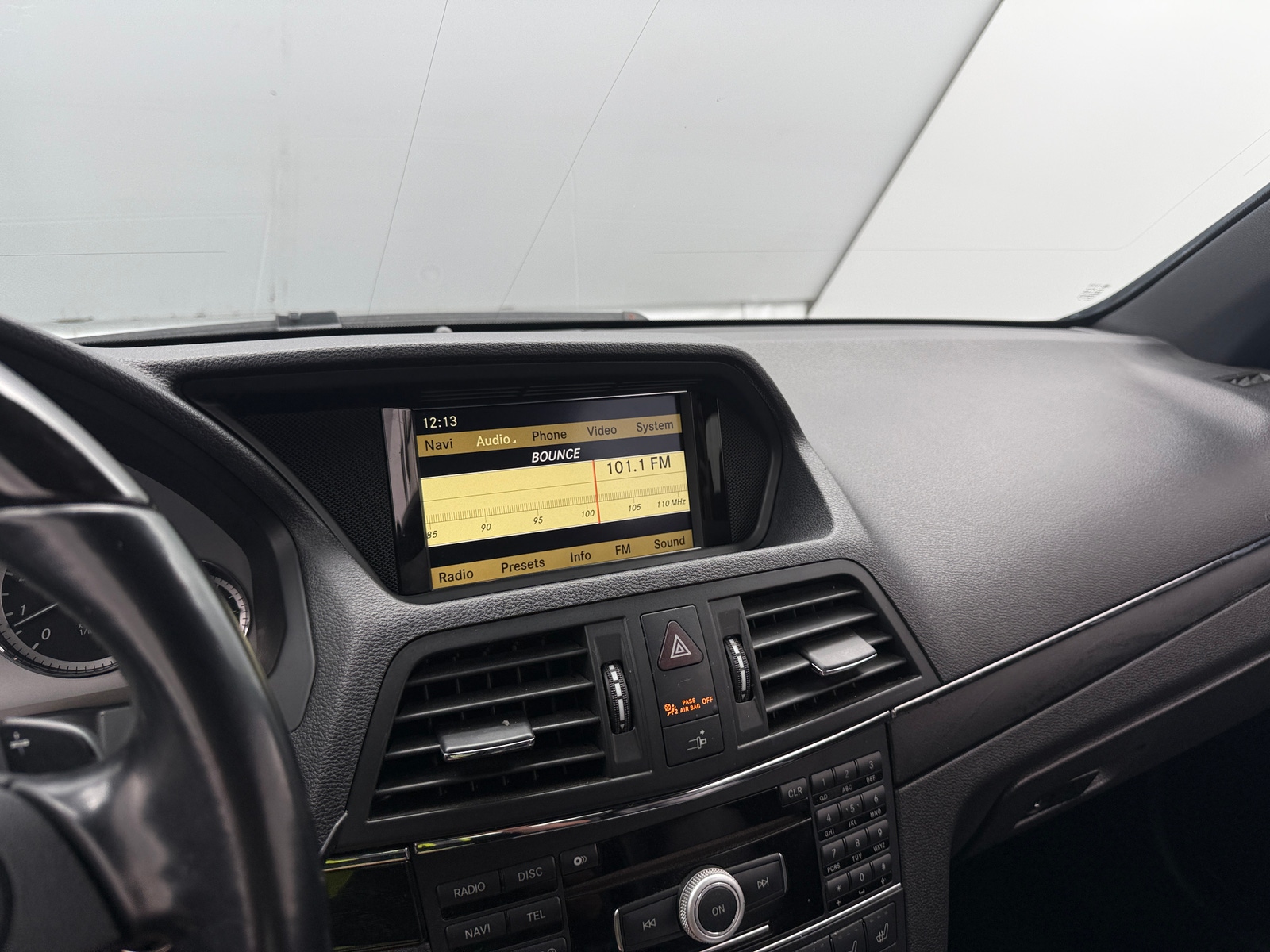 Thumbnail: 2011 Mercedes-Benz E-Class - 3