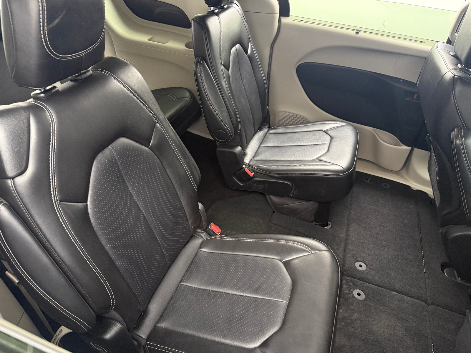 Thumbnail: 2024 Chrysler Pacifica - 5