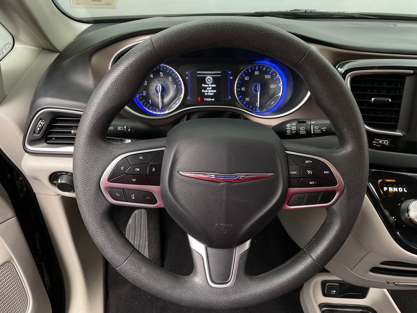 Thumbnail: 2018 Chrysler Pacifica - 5