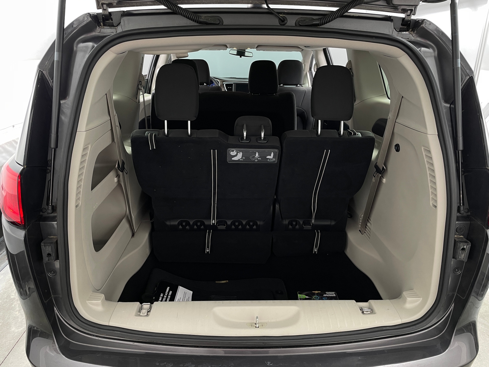 Thumbnail: 2018 Chrysler Pacifica - 7