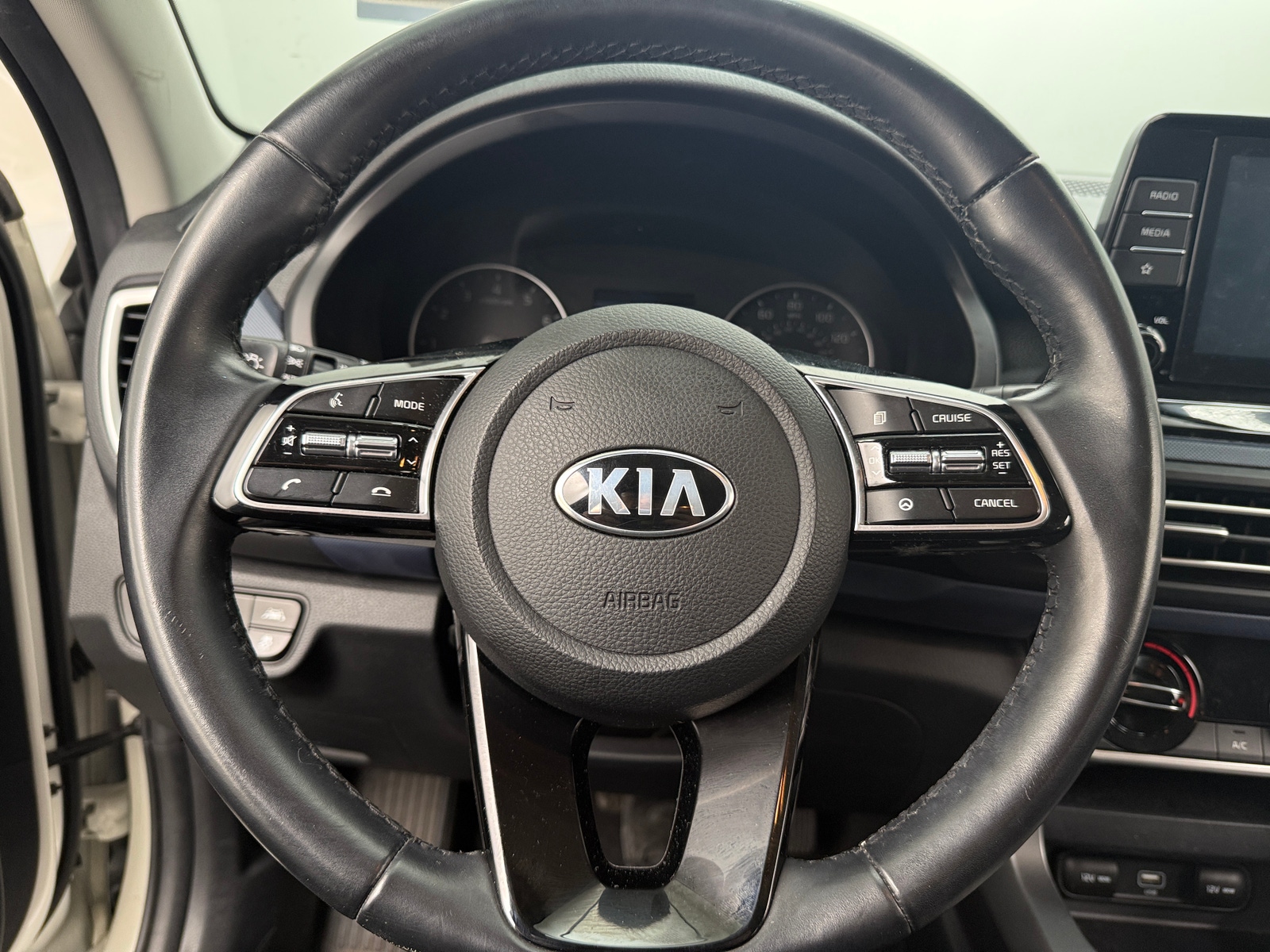 Thumbnail: 2021 Kia Seltos - 4