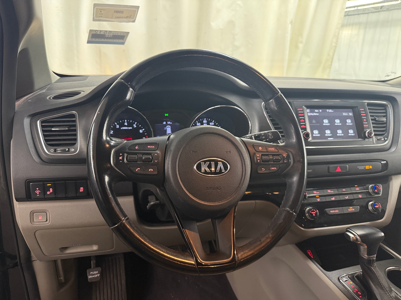 Thumbnail: 2019 Kia Sedona - 4