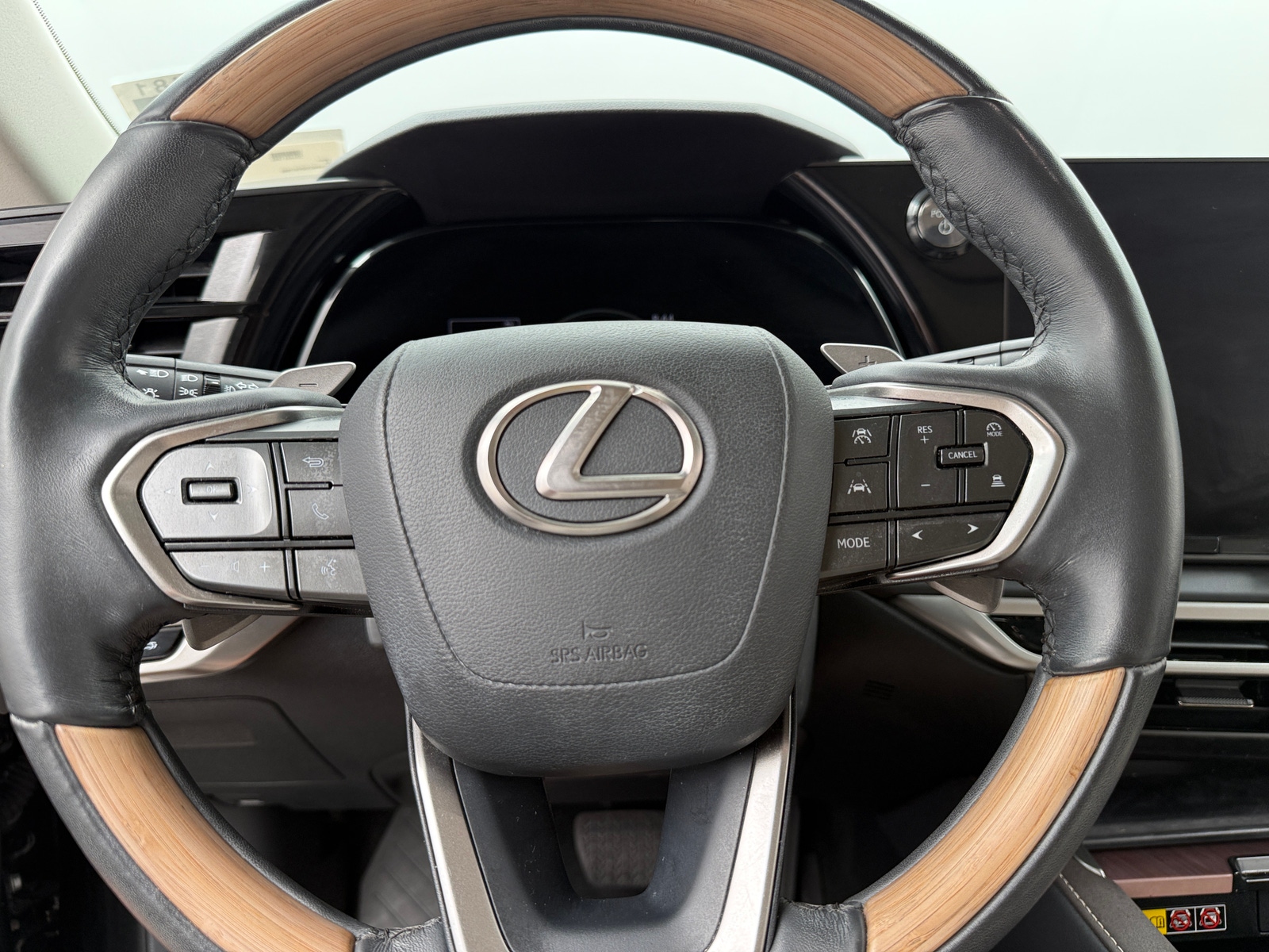 Thumbnail: 2023 Lexus RX - 4