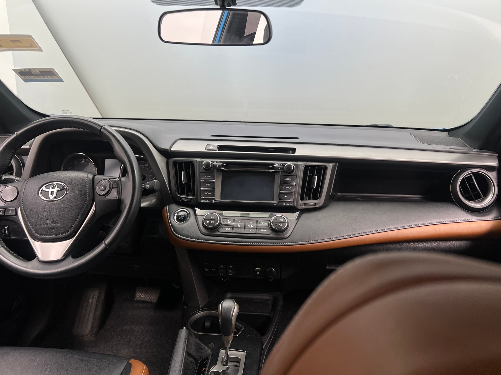 Thumbnail: 2016 Toyota RAV4 - 2