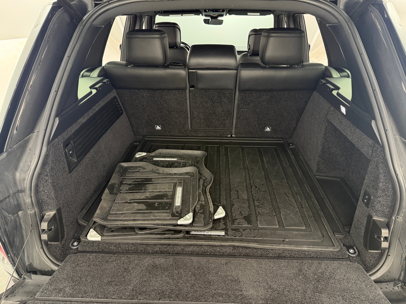 Thumbnail: 2021 Land Rover Range Rover - 6