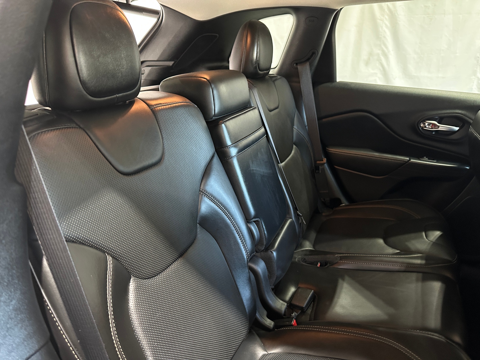 Thumbnail: 2016 Jeep Cherokee - 5