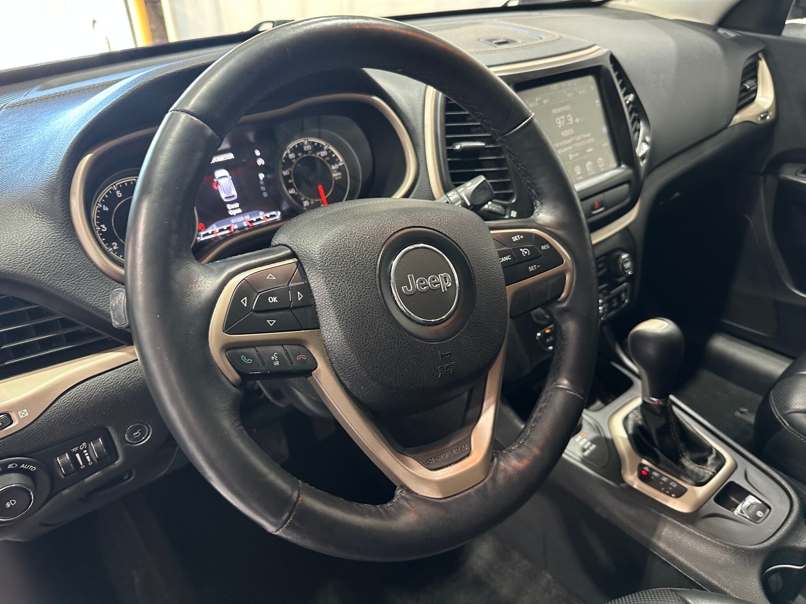 Thumbnail: 2016 Jeep Cherokee - 4