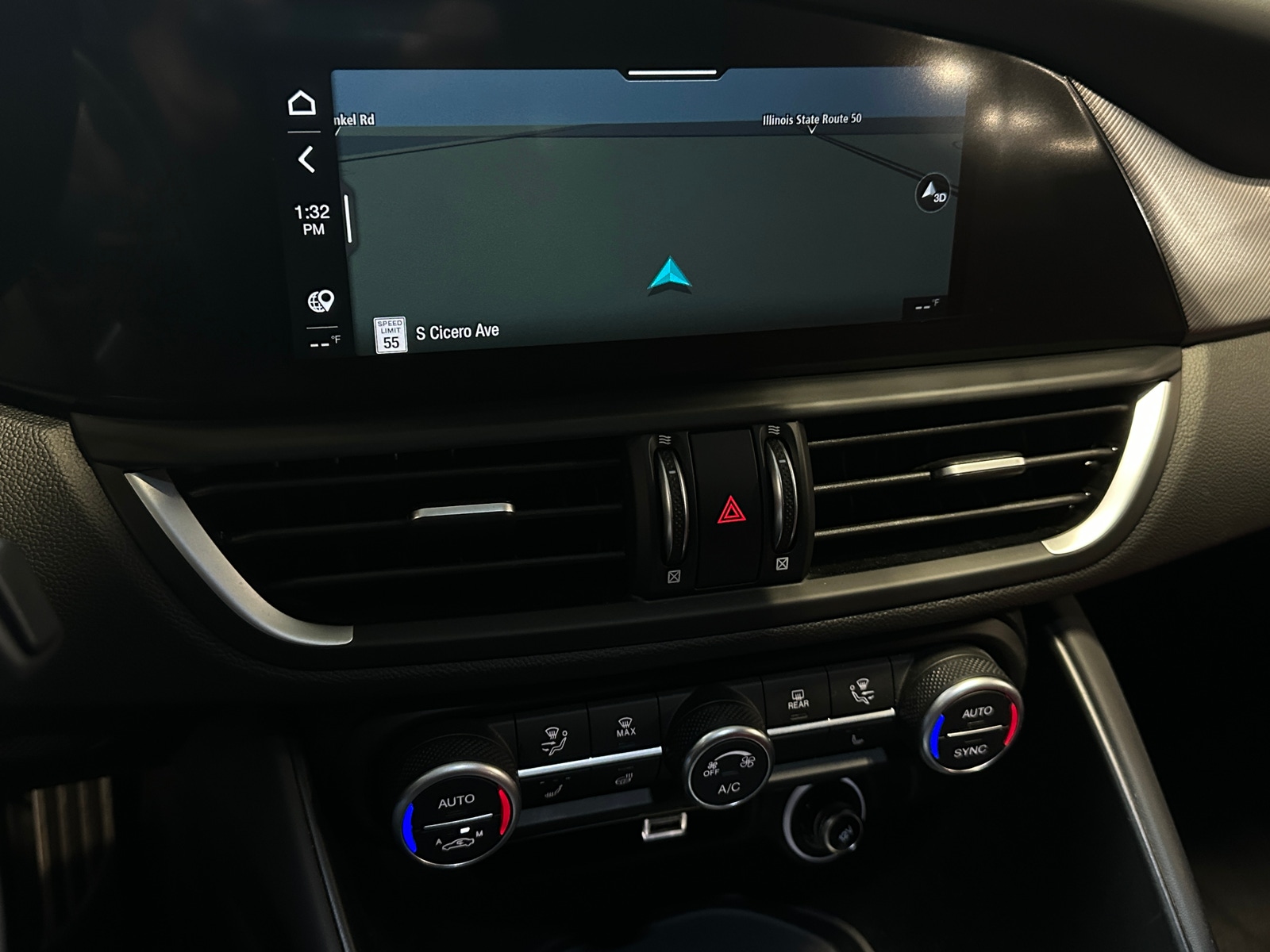 Thumbnail: 2022 Alfa Romeo Giulia - 3