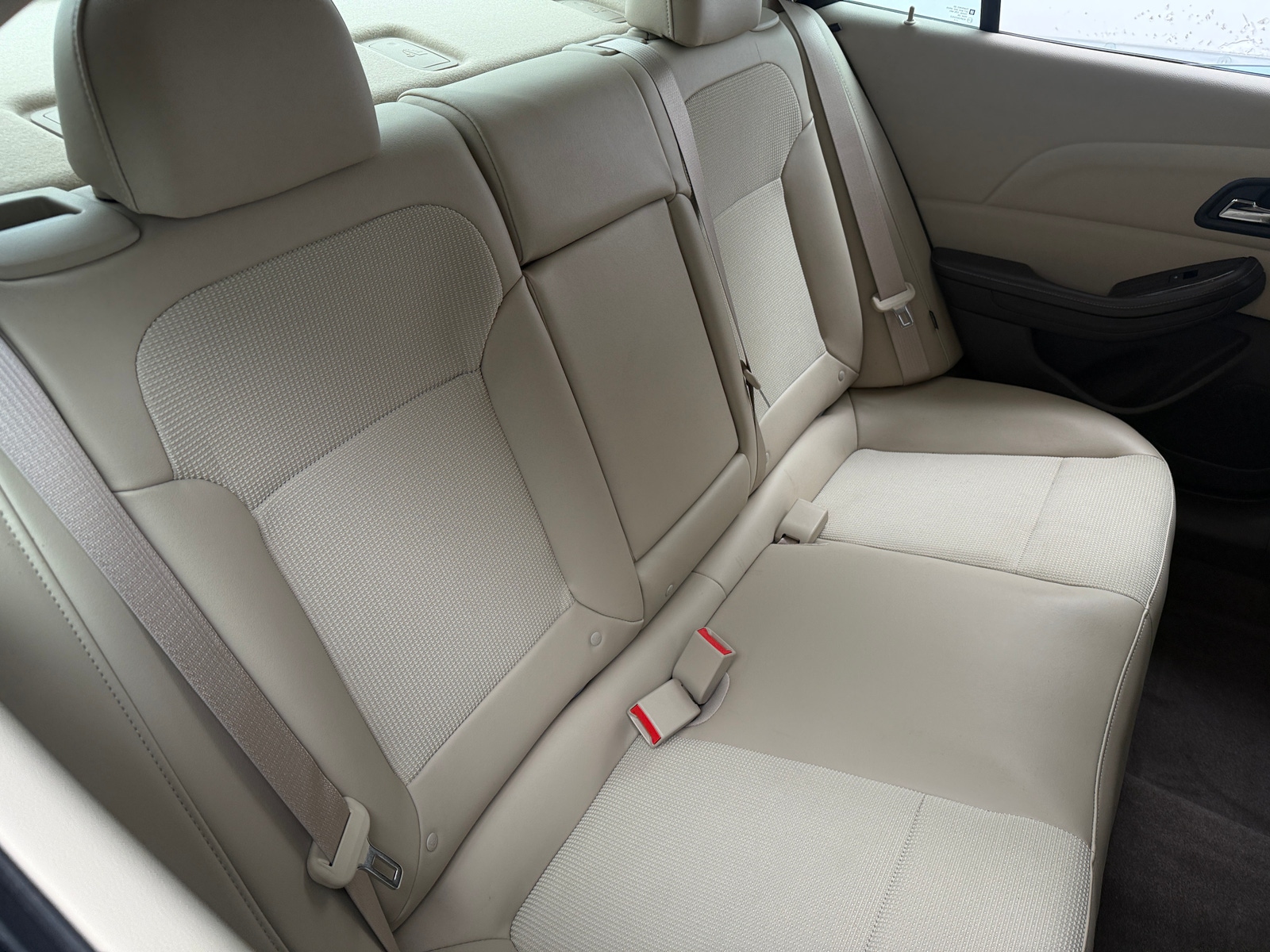 Thumbnail: 2015 Chevrolet Malibu - 6