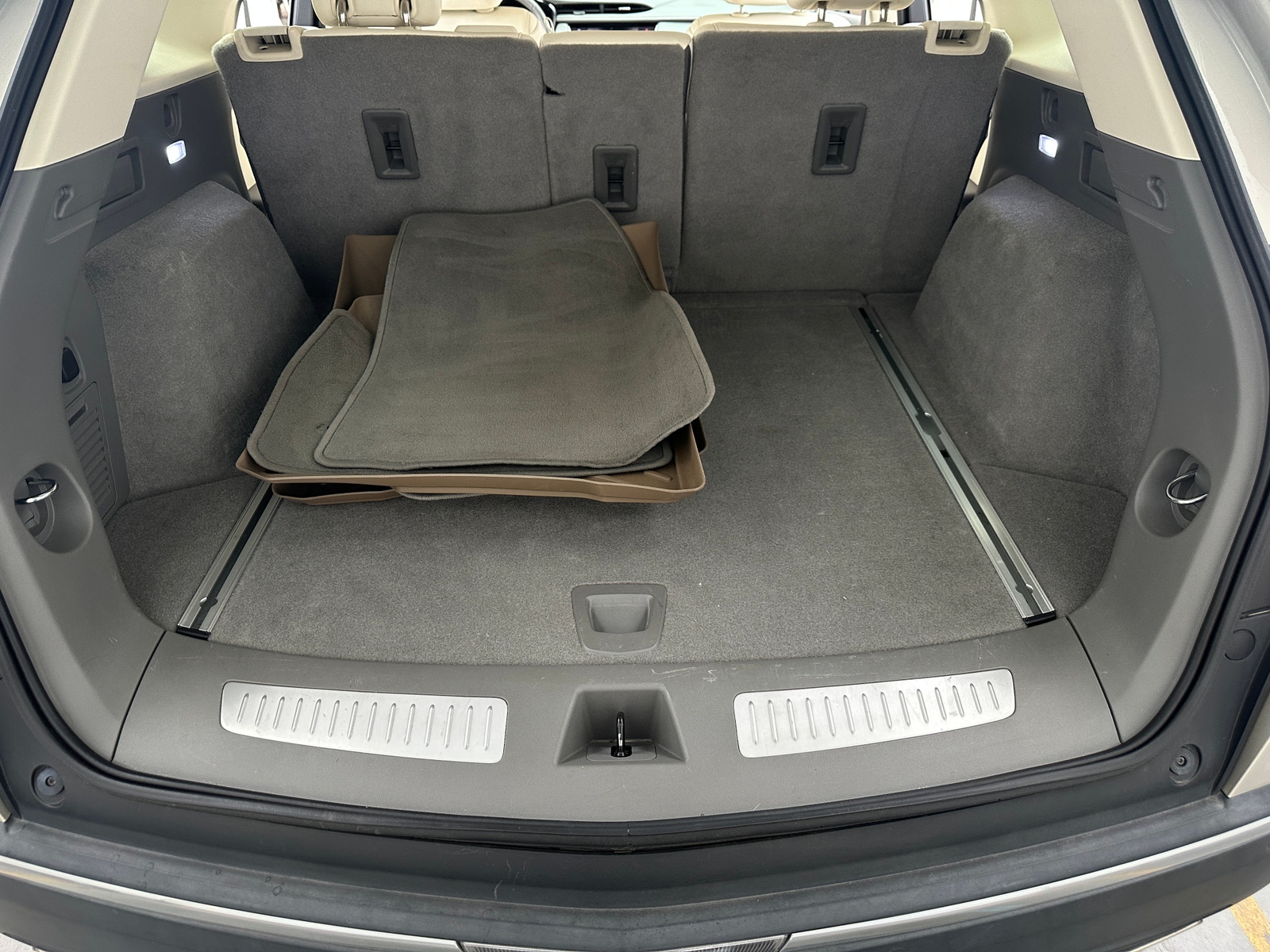 Thumbnail: 2017 Cadillac XT5 - 6