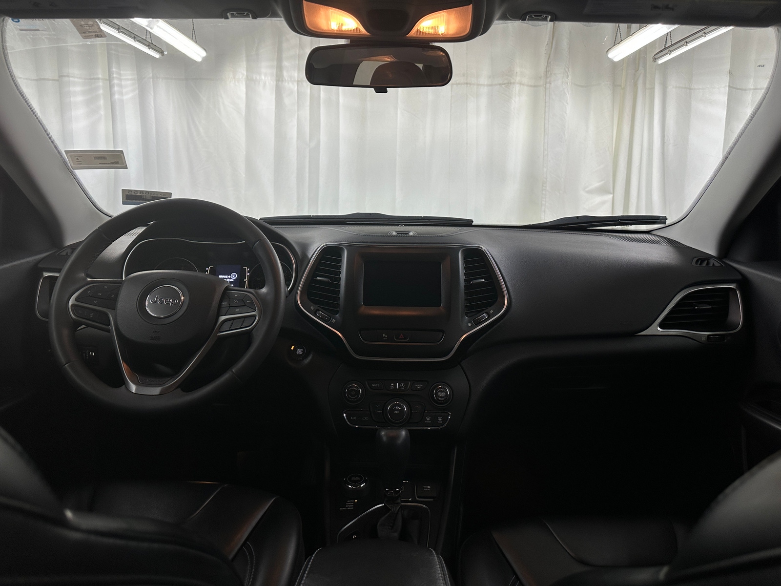 Thumbnail: 2020 Jeep Cherokee - 3