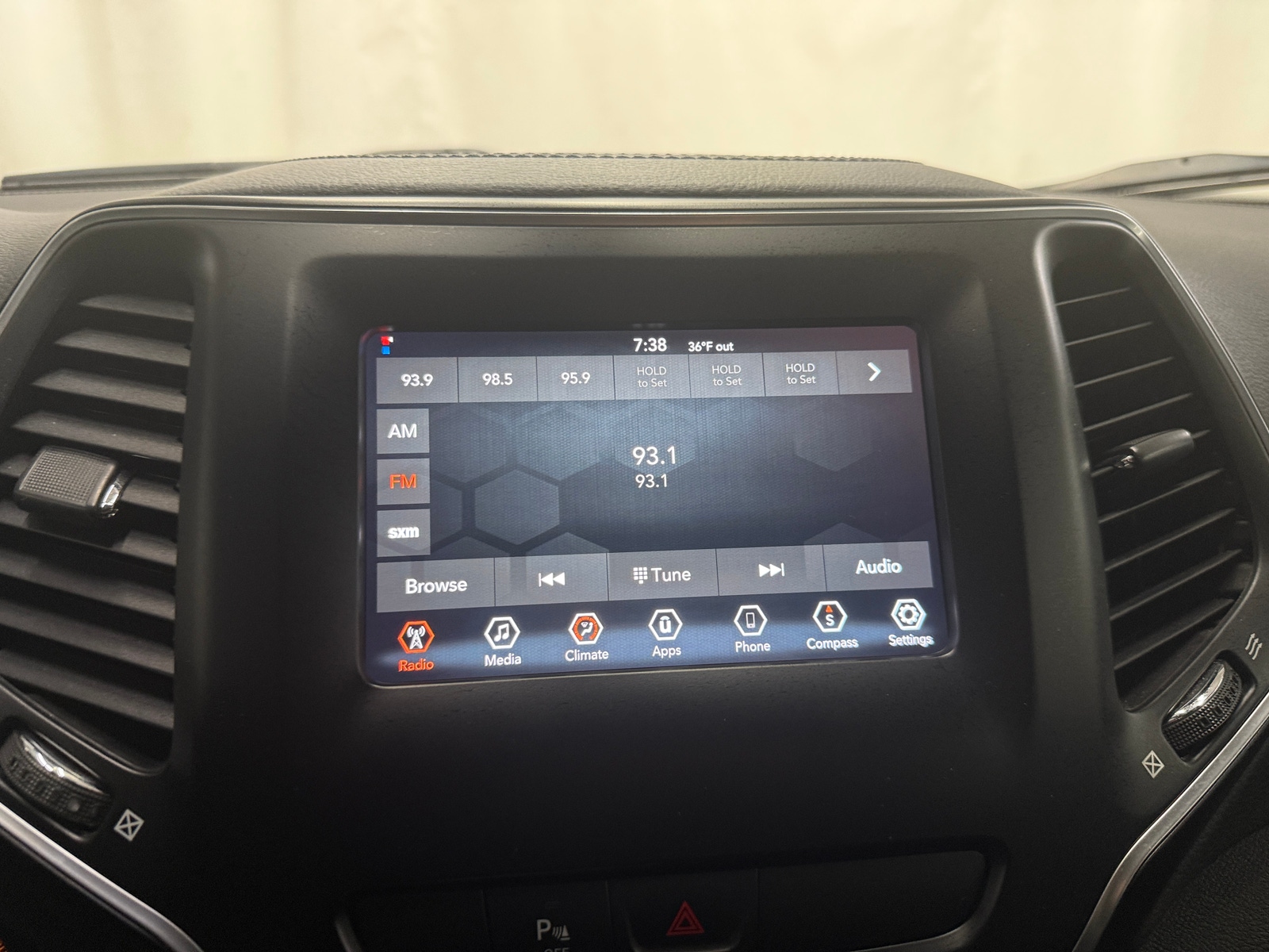 Thumbnail: 2020 Jeep Cherokee - 4