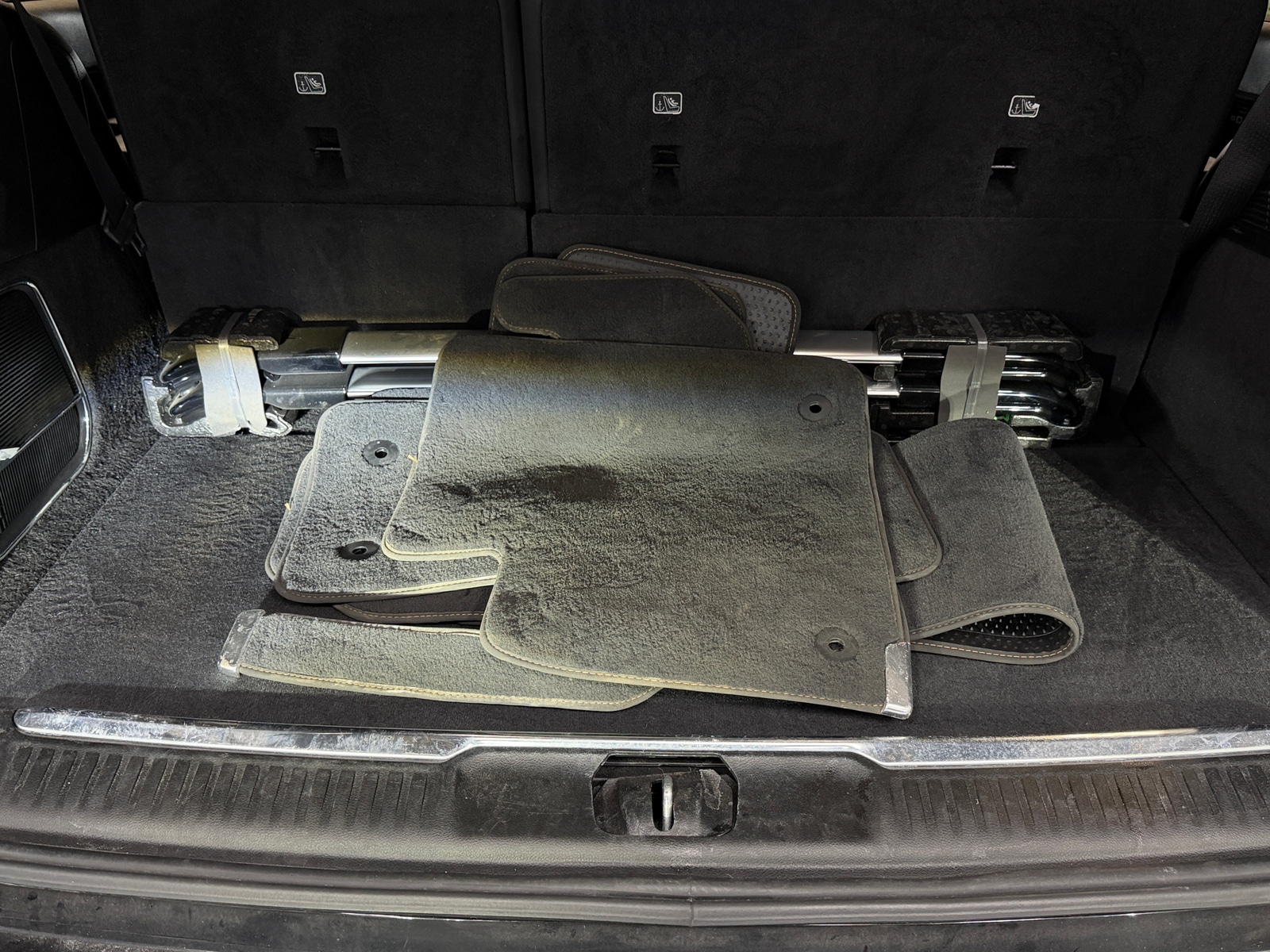 Thumbnail: 2022 Jeep Grand Wagoneer - 6