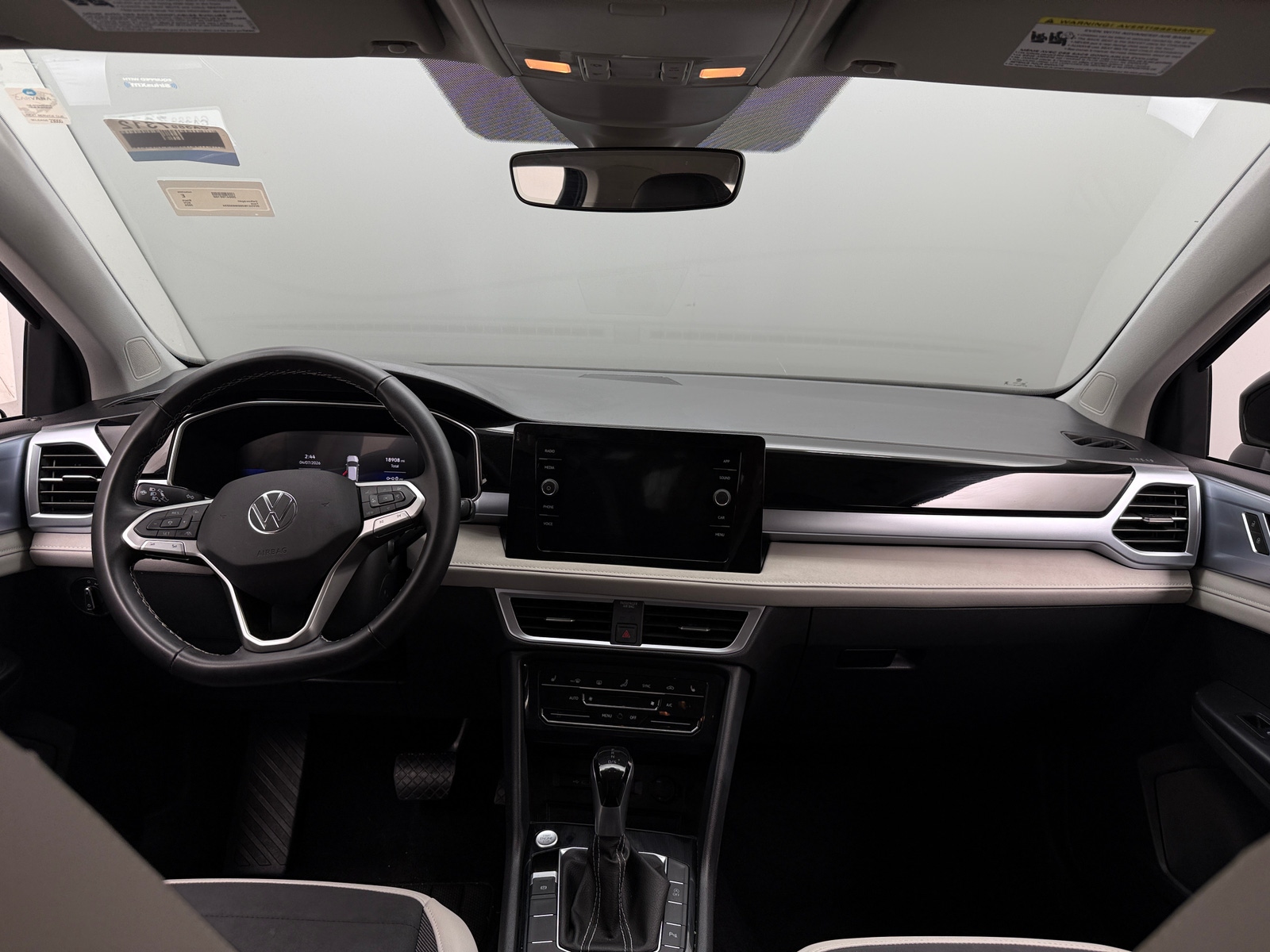 Thumbnail: 2025 Volkswagen Taos - 2