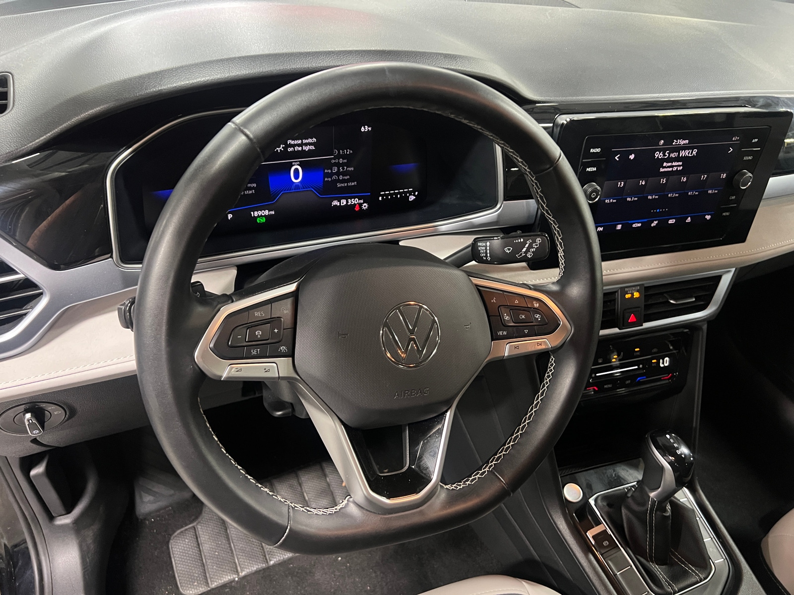 Thumbnail: 2025 Volkswagen Taos - 4