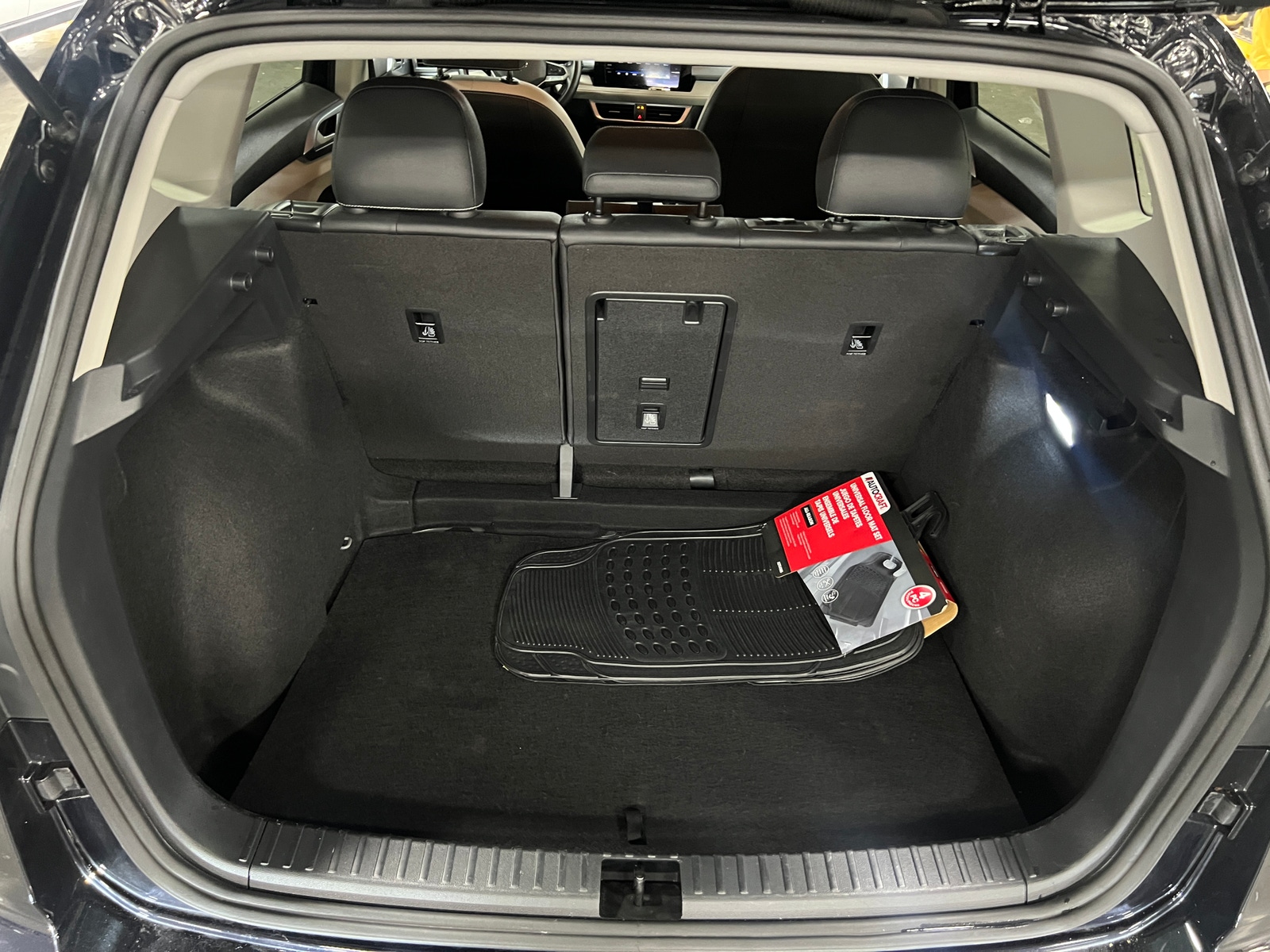 Thumbnail: 2025 Volkswagen Taos - 6