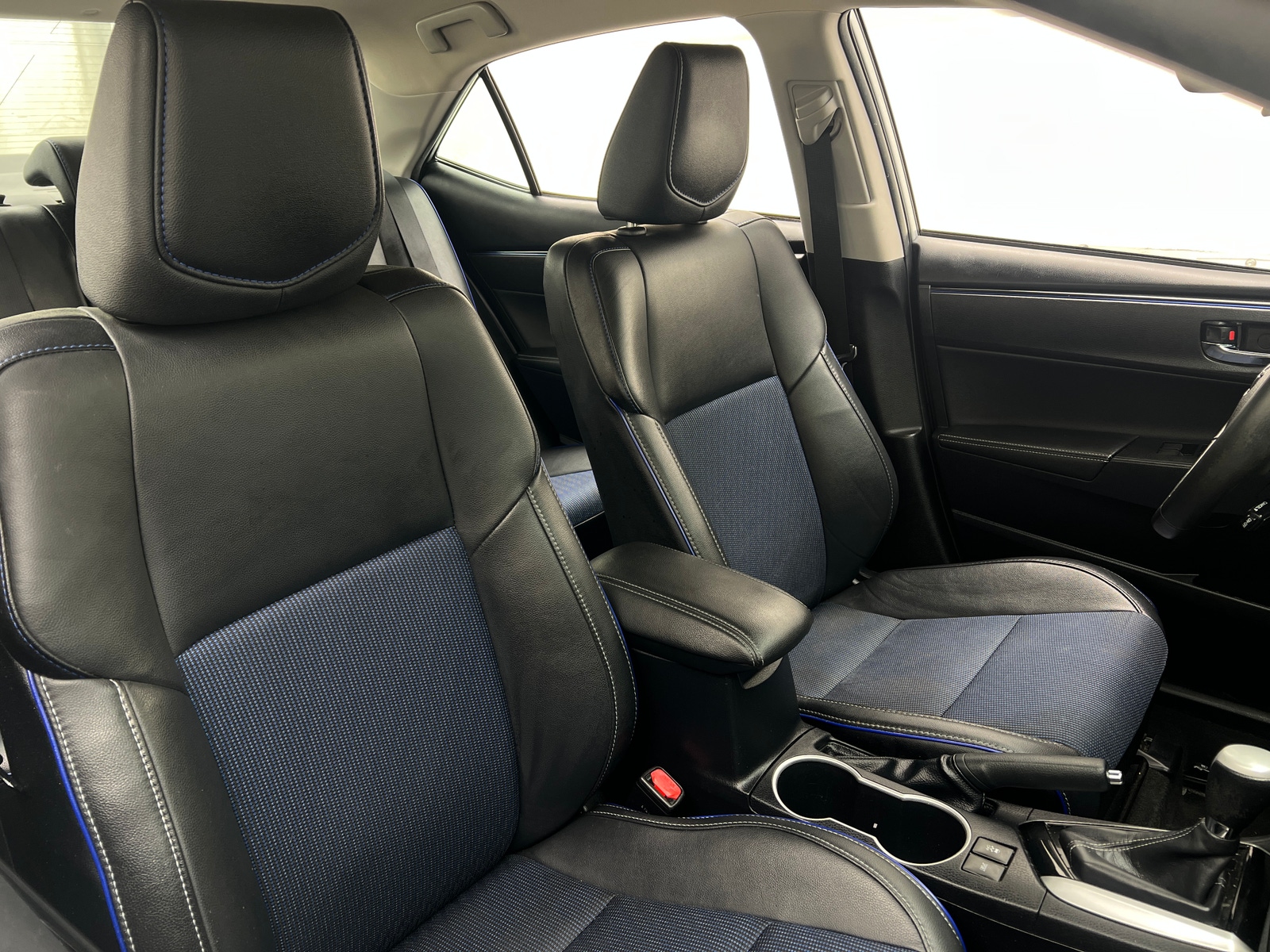 Thumbnail: 2017 Toyota Corolla - 2