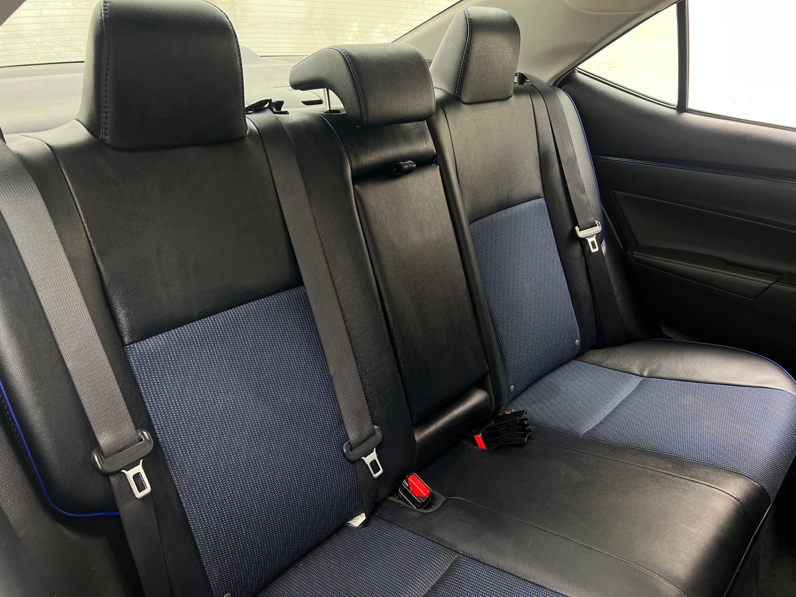 Thumbnail: 2017 Toyota Corolla - 6