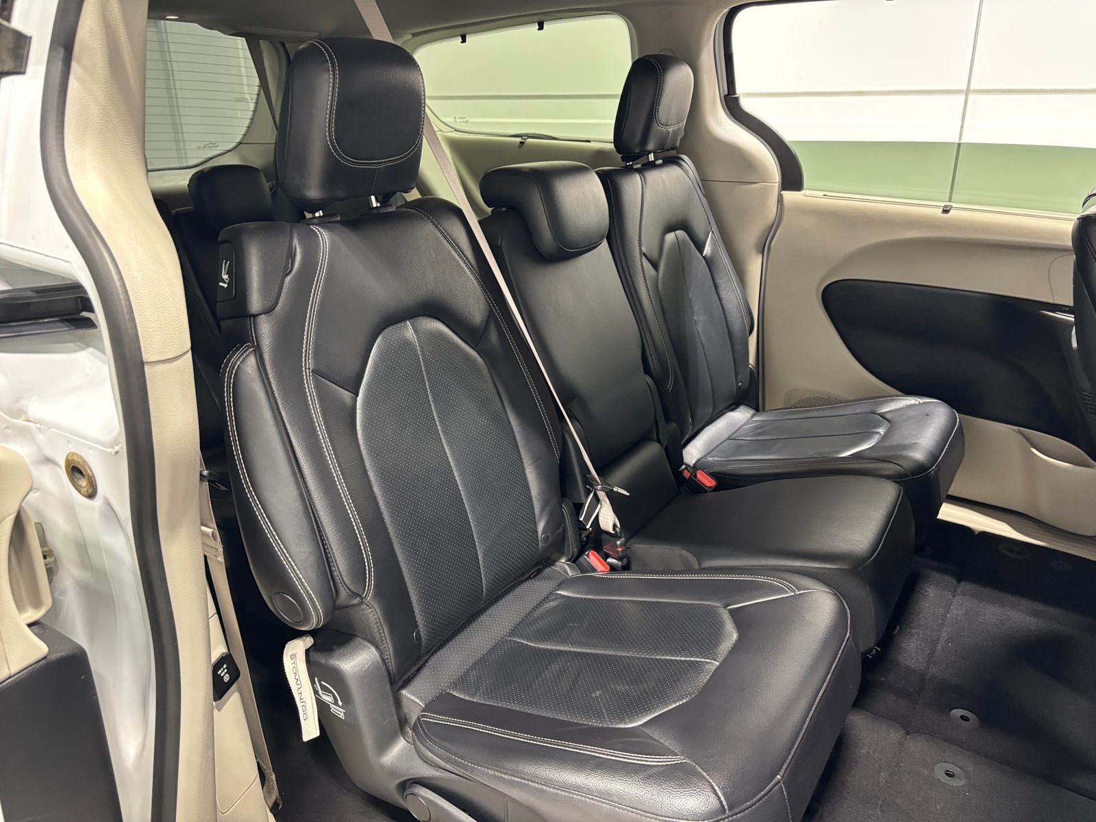 Thumbnail: 2022 Chrysler Pacifica - 5