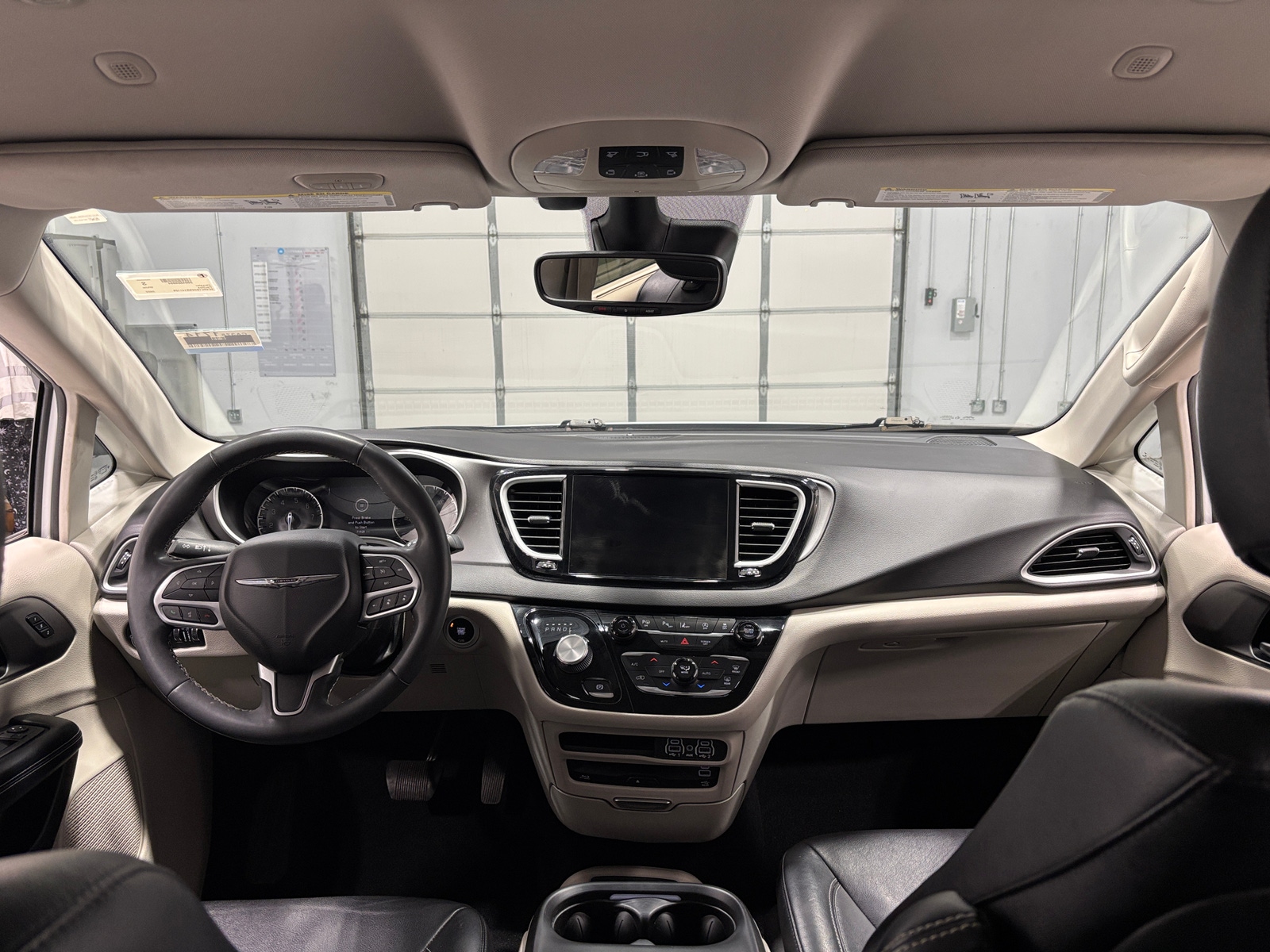 Thumbnail: 2022 Chrysler Pacifica - 2