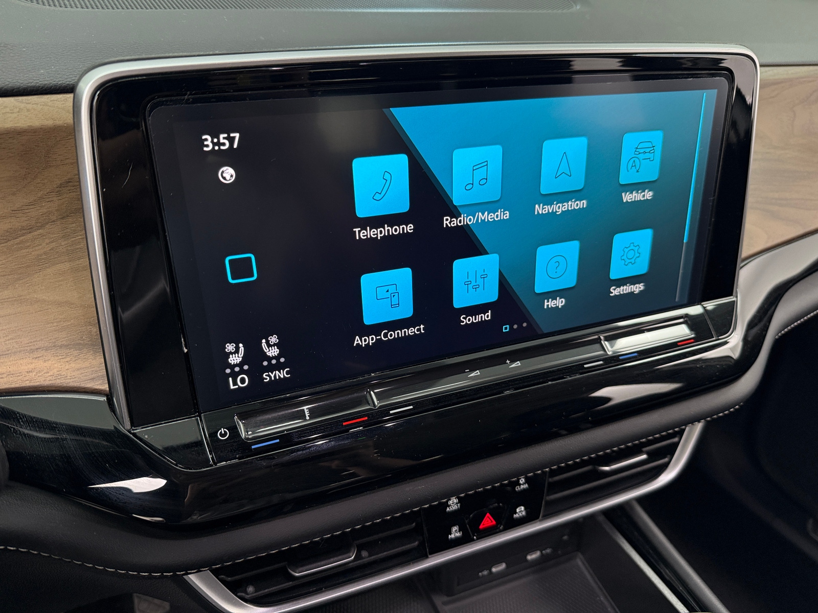 Thumbnail: 2024 Volkswagen Atlas - 3