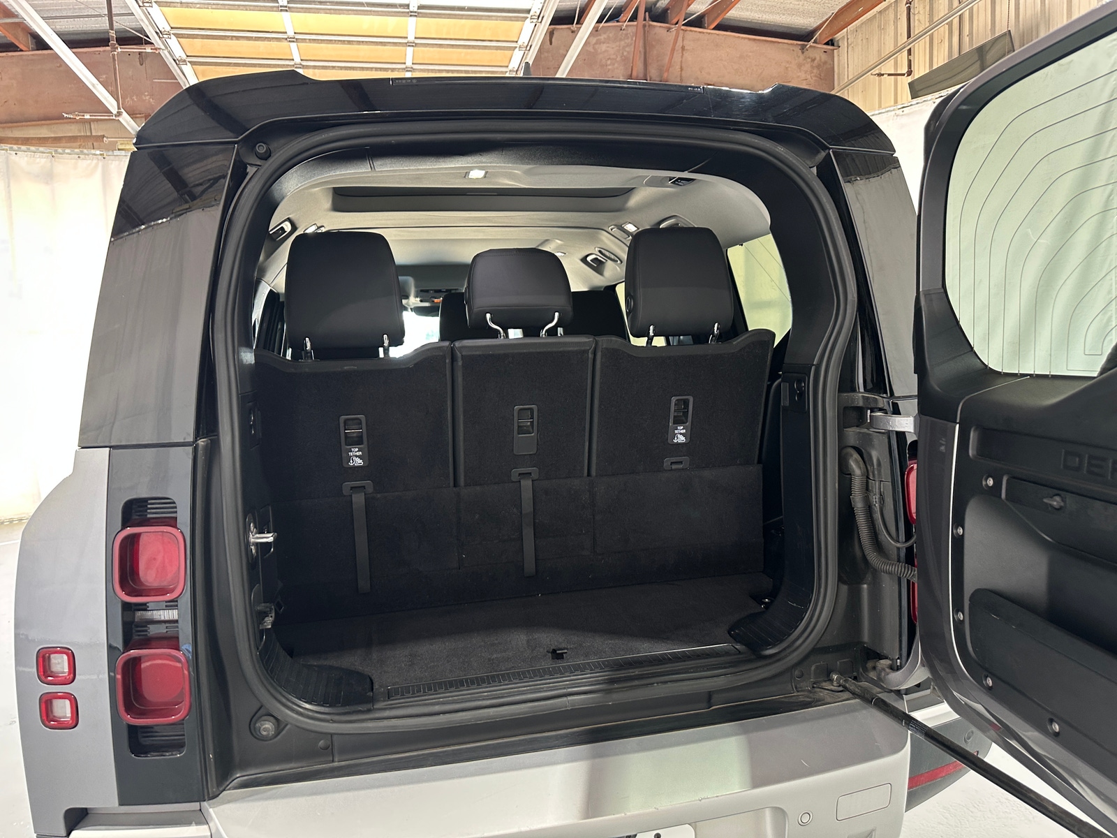 Thumbnail: 2023 Land Rover Defender - 6