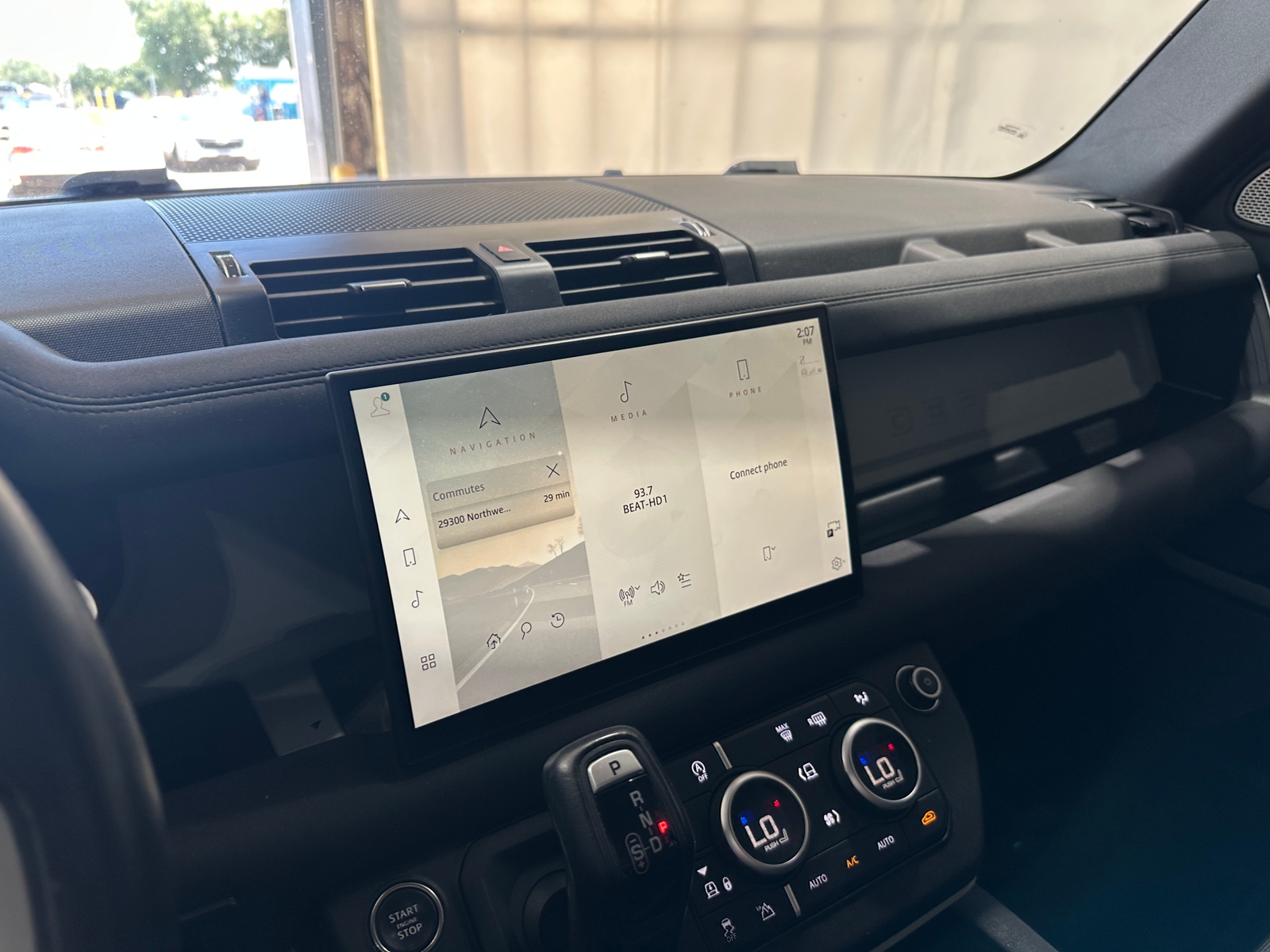 Thumbnail: 2023 Land Rover Defender - 3