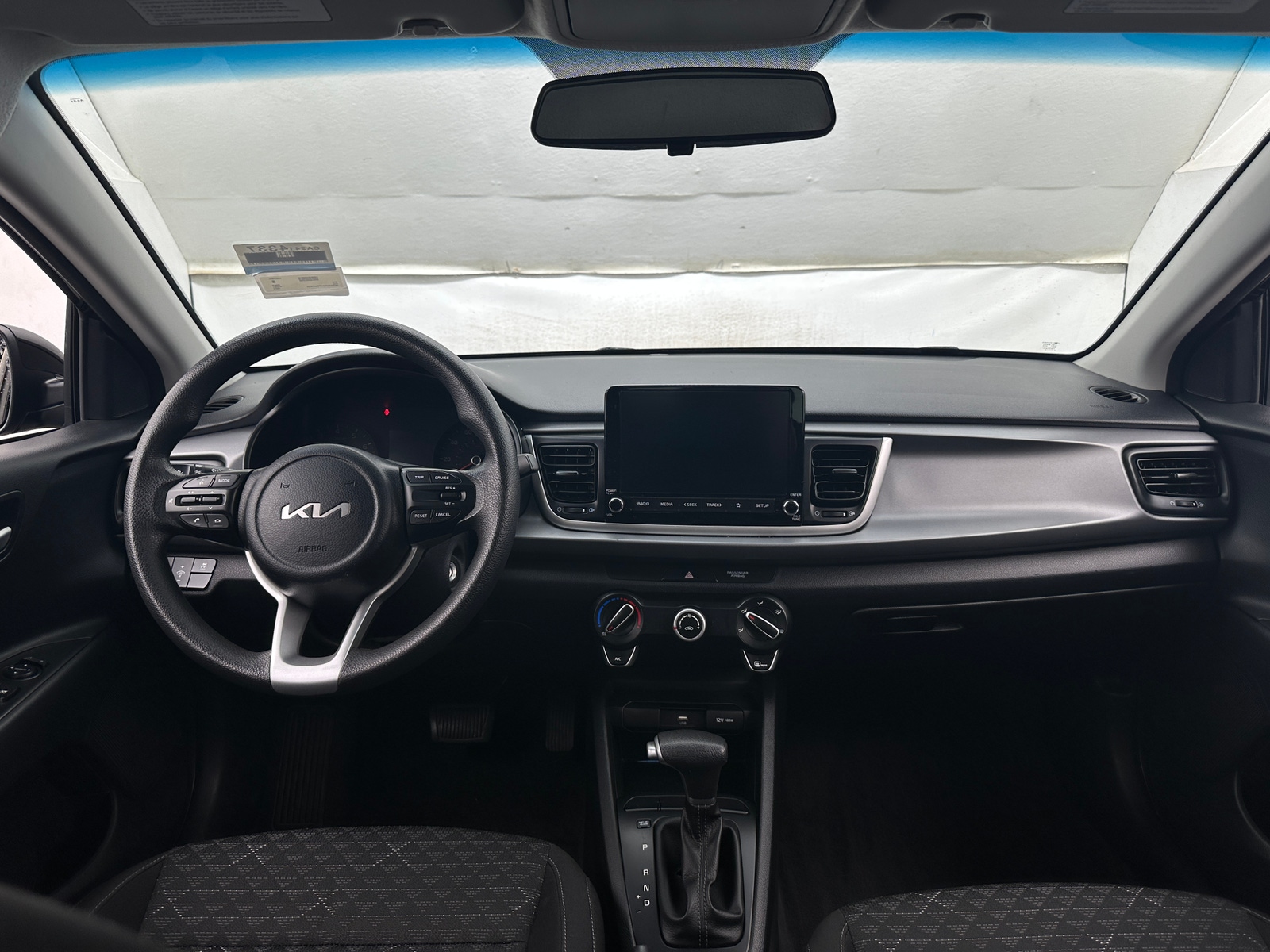 Thumbnail: 2023 Kia Rio - 3