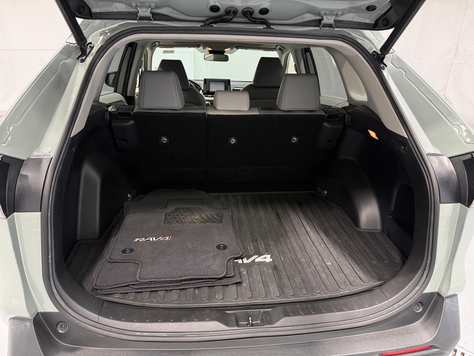 Thumbnail: 2019 Toyota RAV4 - 6