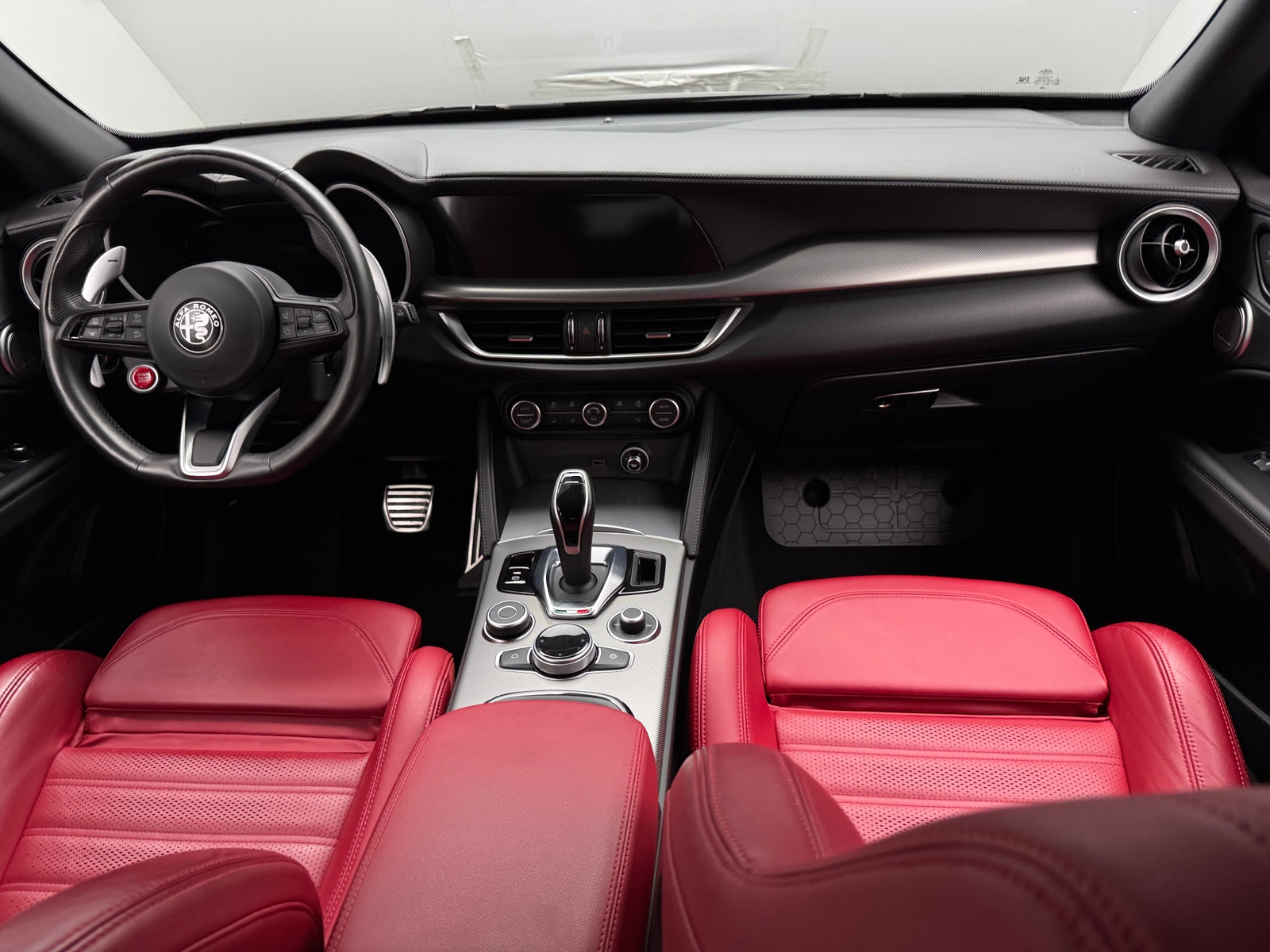 Thumbnail: 2024 Alfa Romeo Stelvio - 2