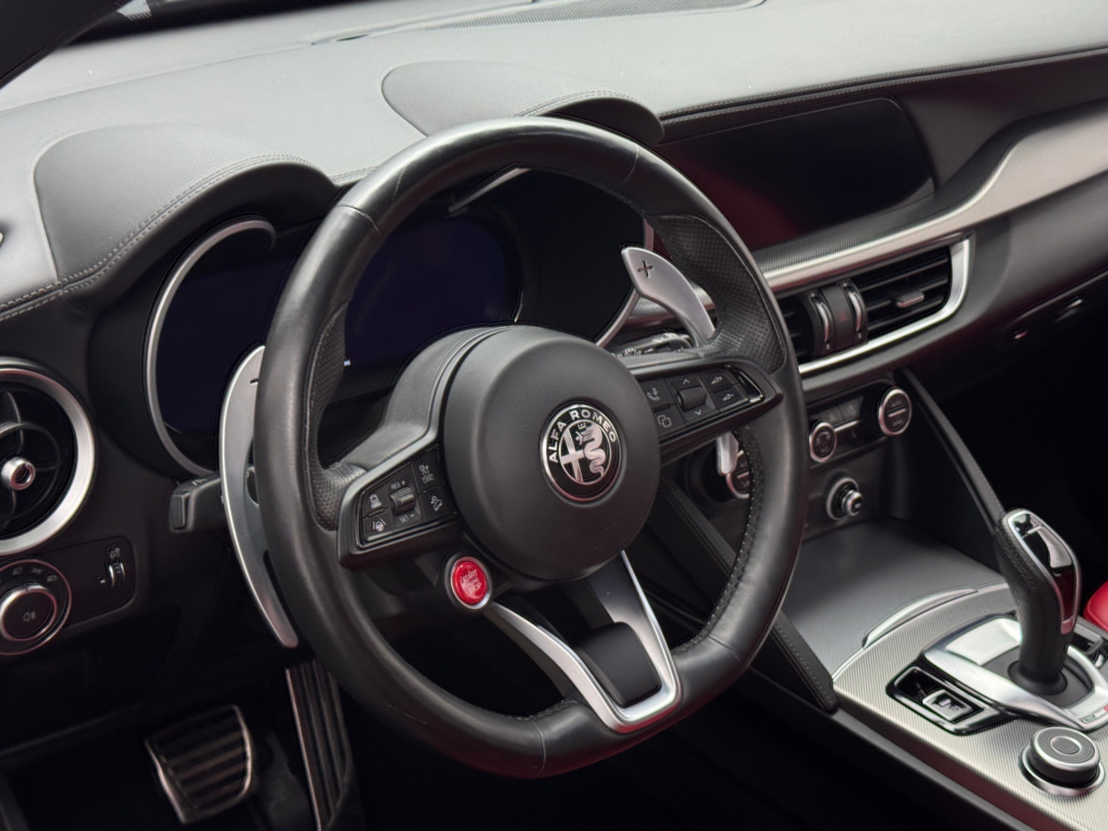 Thumbnail: 2024 Alfa Romeo Stelvio - 4