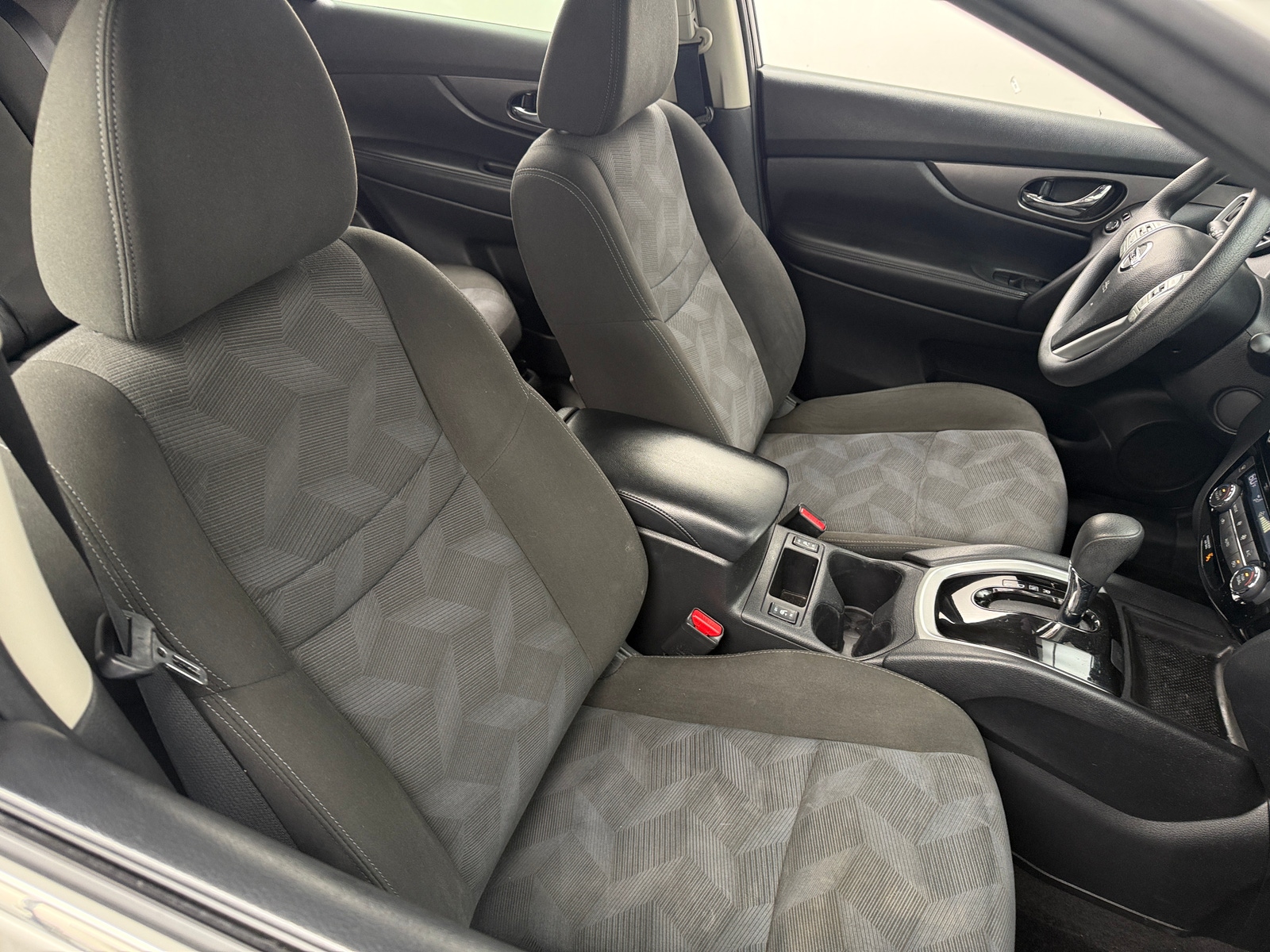 Thumbnail: 2016 Nissan Rogue - 2