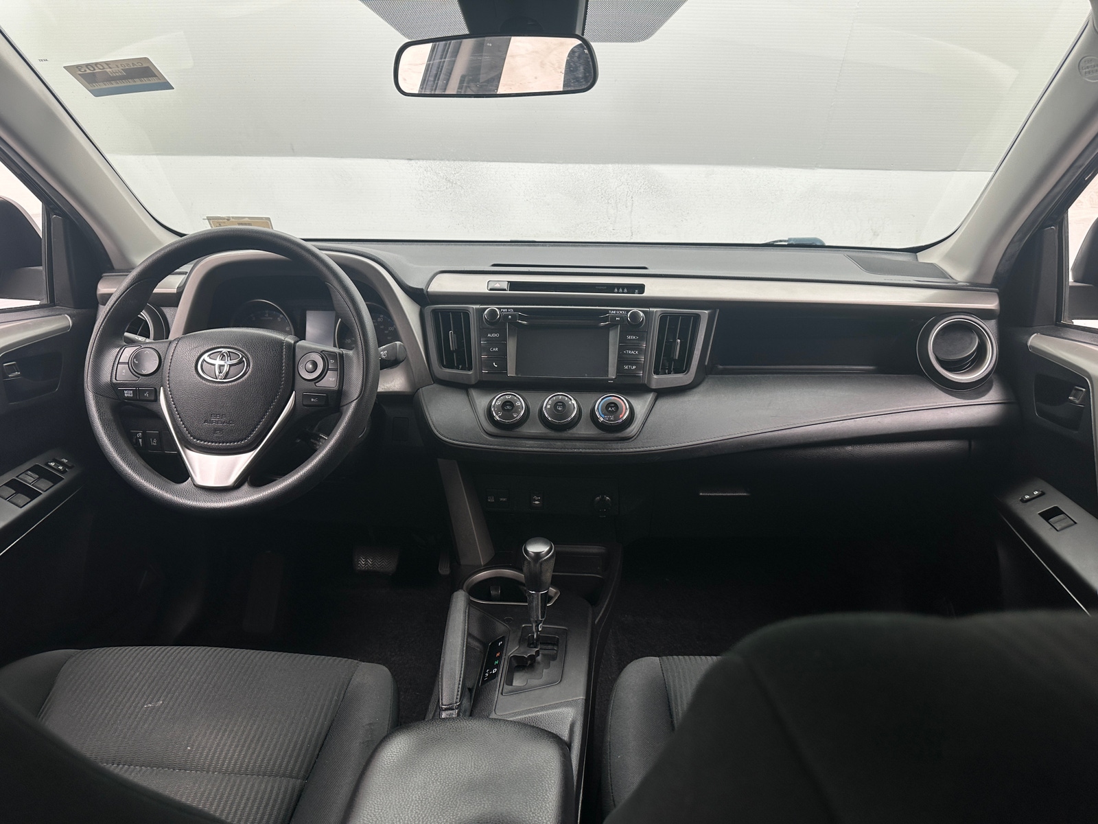 Thumbnail: 2018 Toyota RAV4 - 3