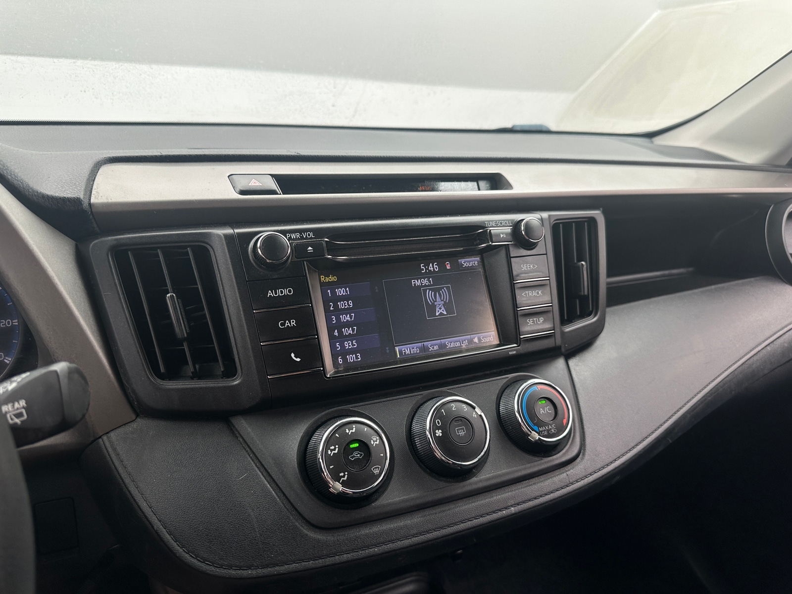 Thumbnail: 2018 Toyota RAV4 - 4