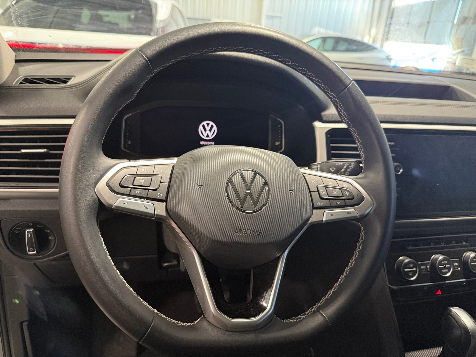 Thumbnail: 2022 Volkswagen Atlas - 4