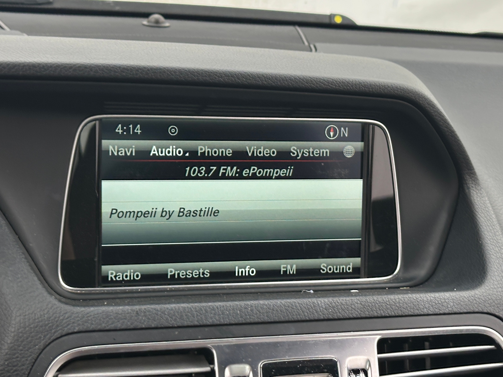 Thumbnail: 2014 Mercedes-Benz E-Class - 3