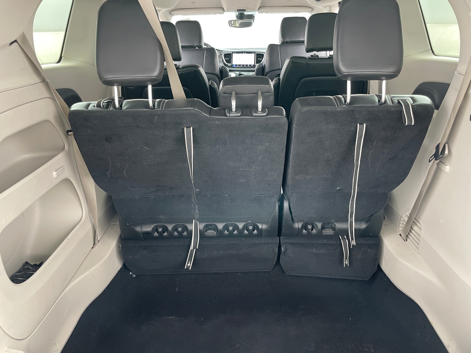 Thumbnail: 2023 Chrysler Pacifica - 6