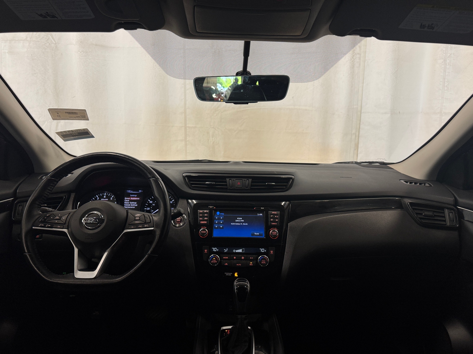 Thumbnail: 2017 Nissan Rogue Sport - 2