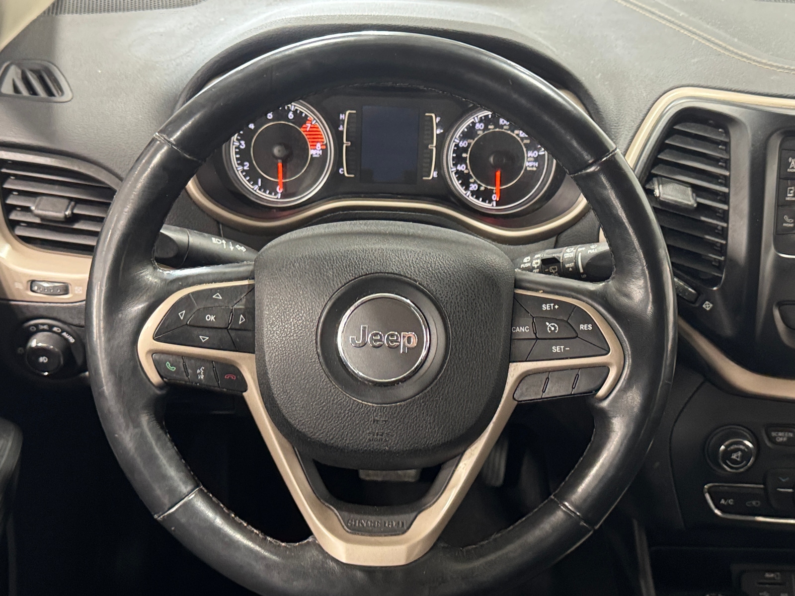 Thumbnail: 2016 Jeep Cherokee - 5