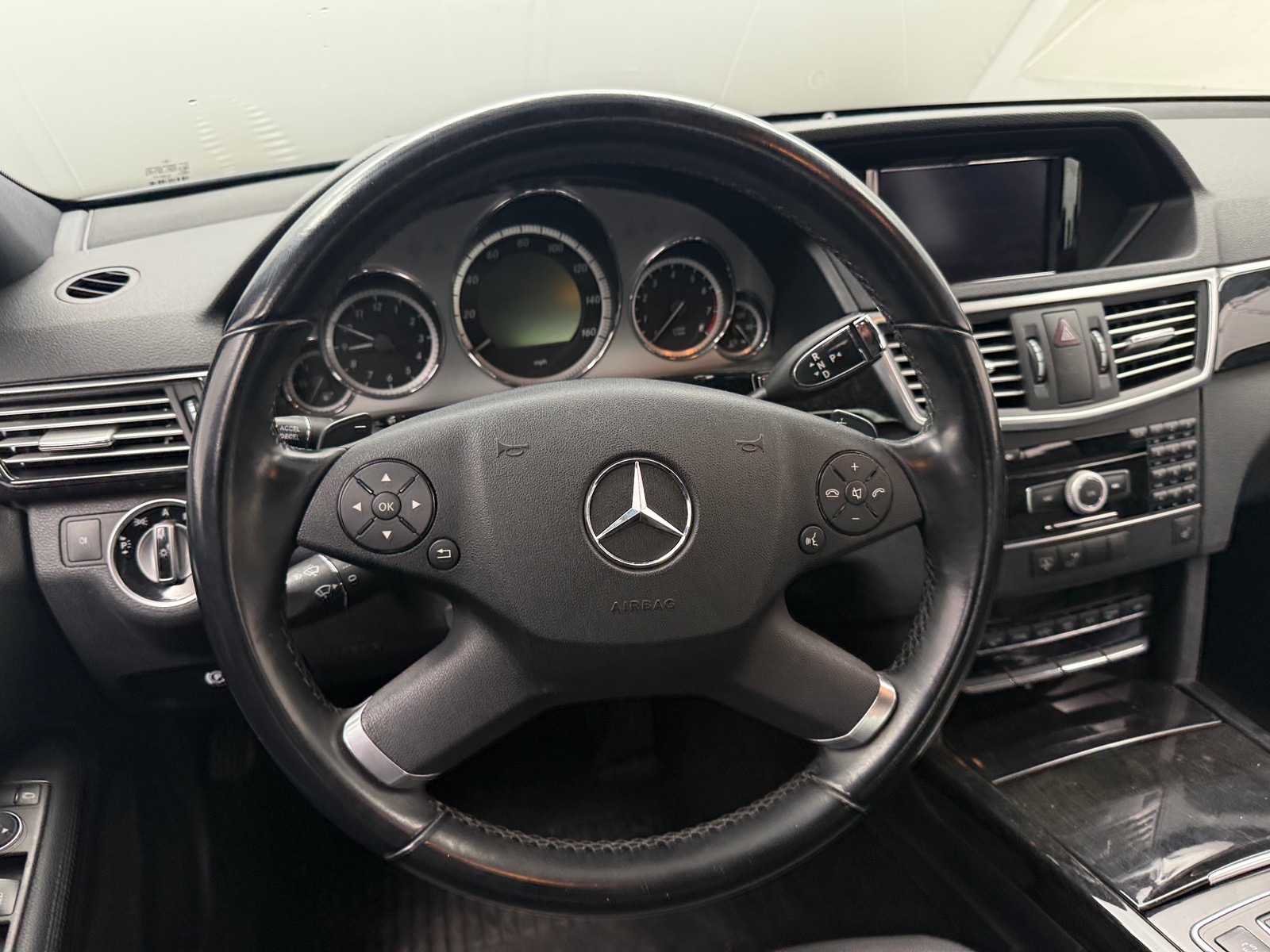 Thumbnail: 2011 Mercedes-Benz E-Class - 4