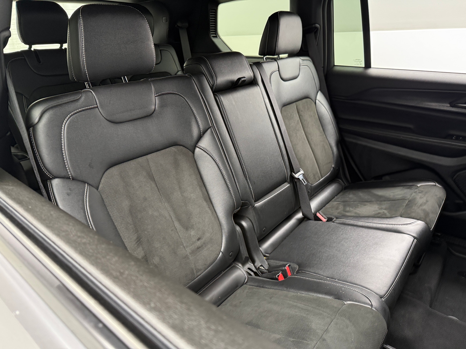 Thumbnail: 2023 Jeep Grand Cherokee L - 5