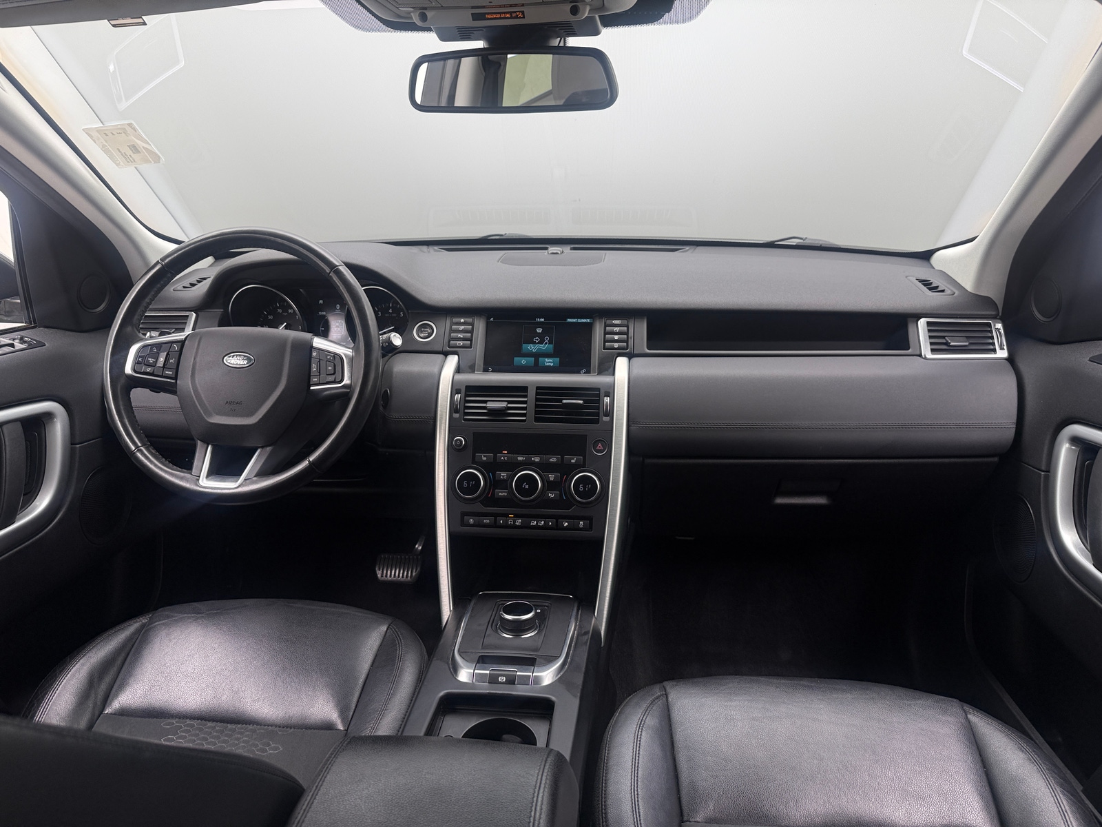 Thumbnail: 2018 Land Rover Discovery Sport - 3