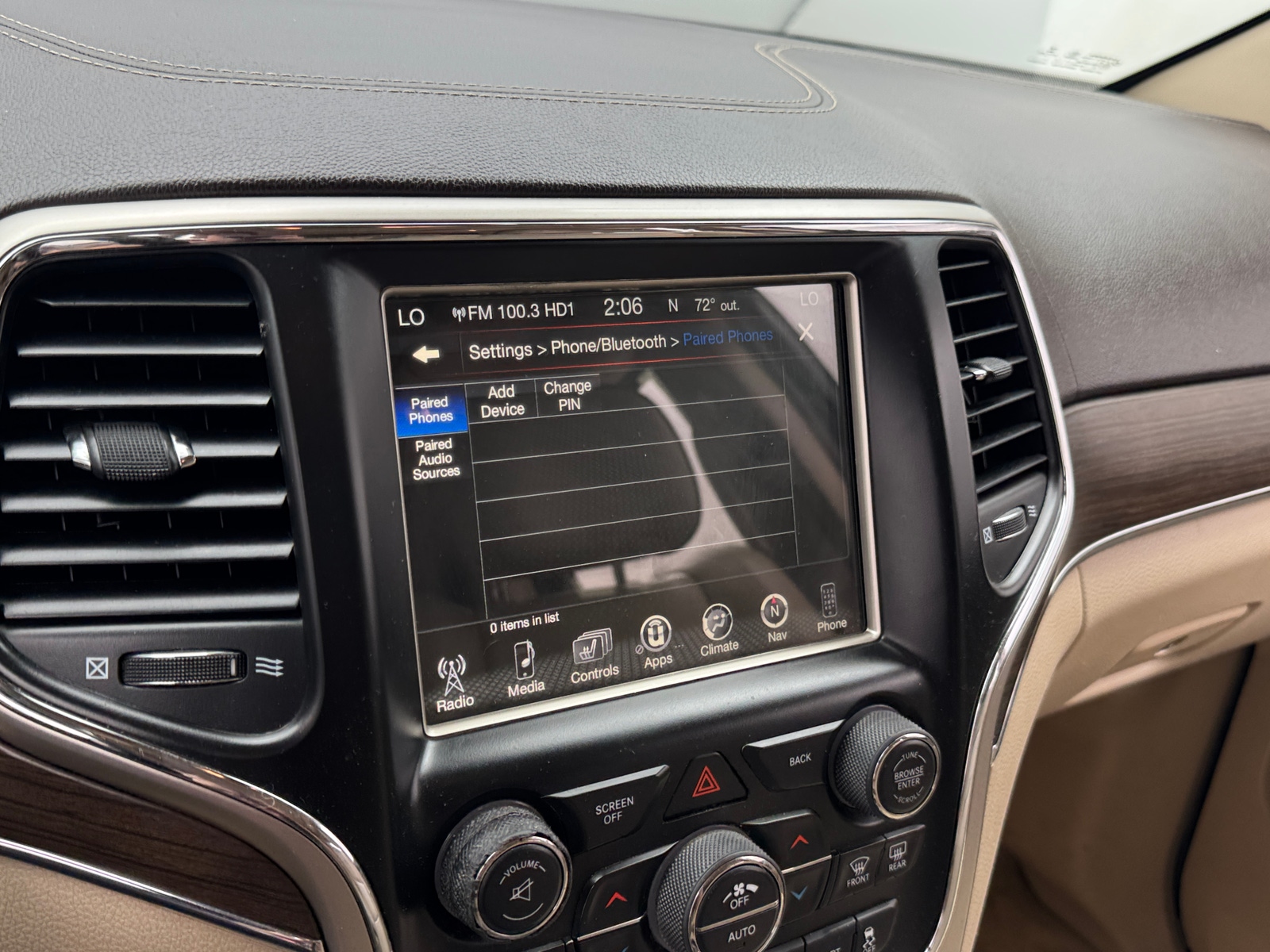 Thumbnail: 2017 Jeep Grand Cherokee - 3