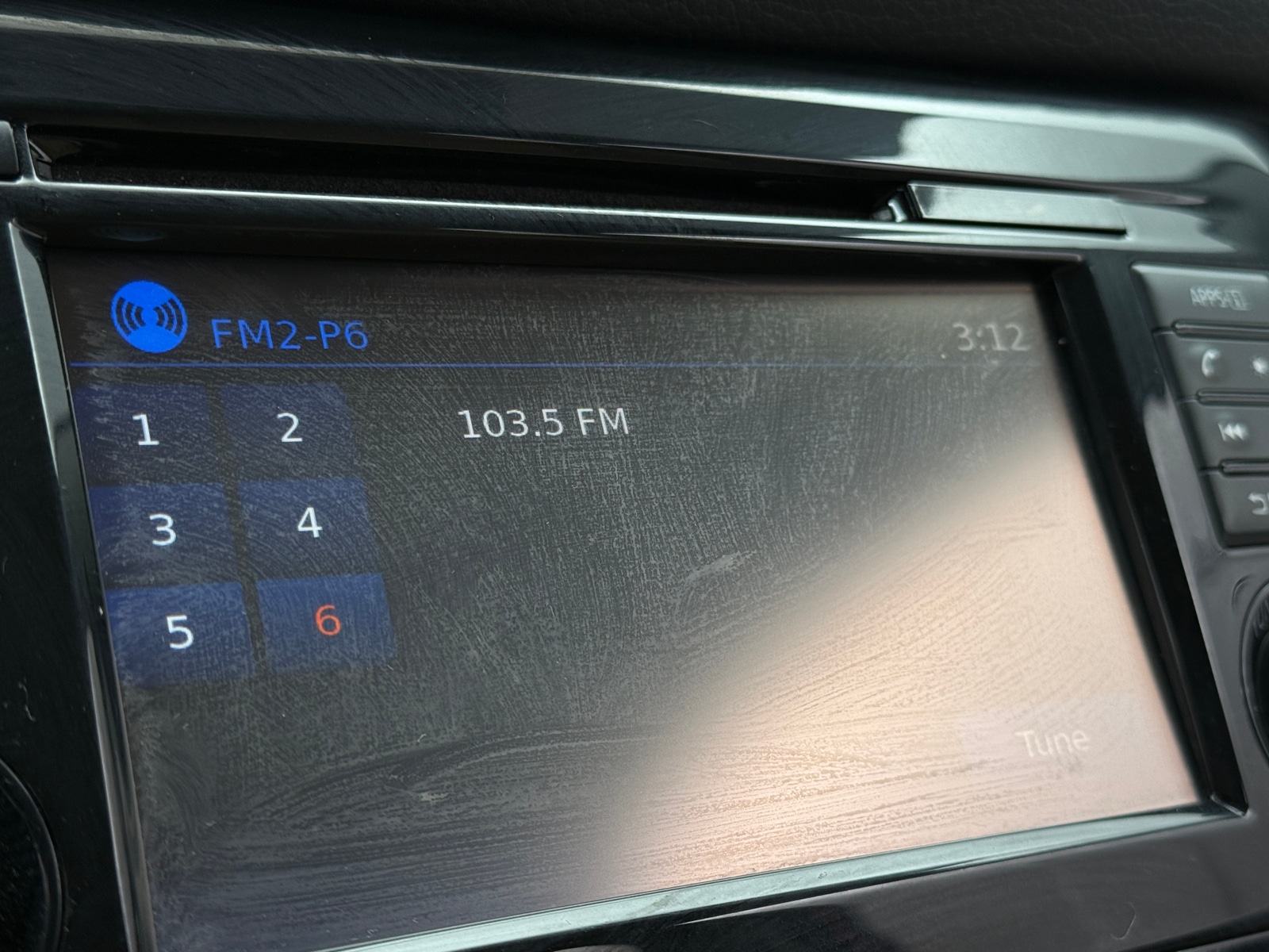 Thumbnail: 2016 Nissan Rogue - 4