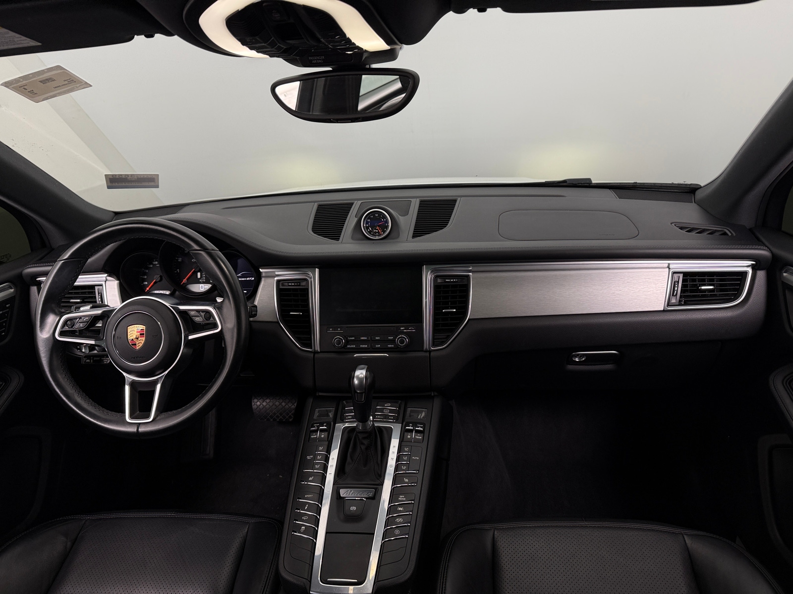 Thumbnail: 2017 Porsche Macan - 2