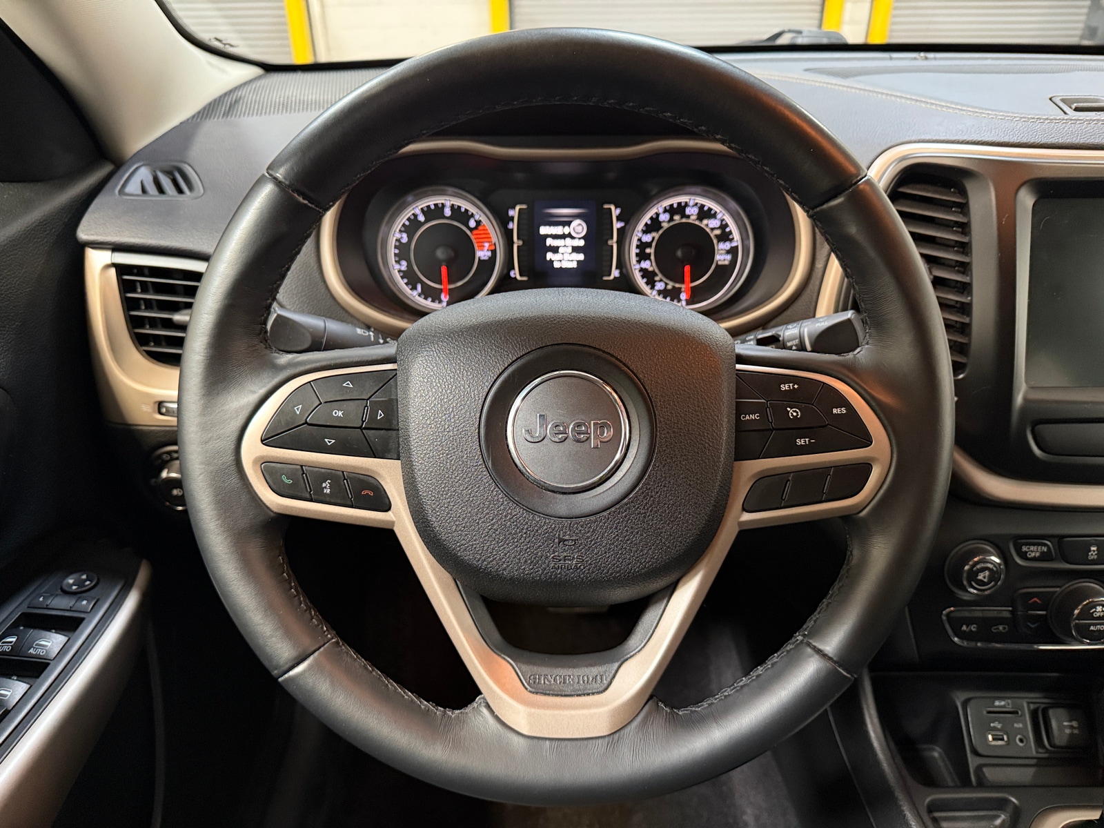 Thumbnail: 2017 Jeep Cherokee - 5