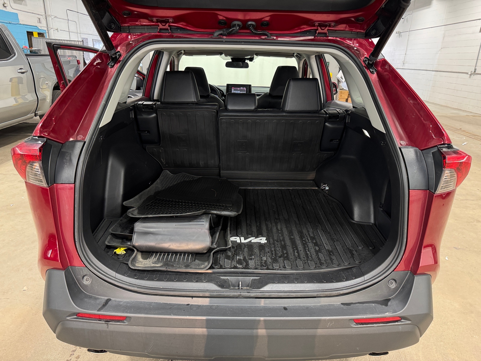 Thumbnail: 2022 Toyota RAV4 - 6