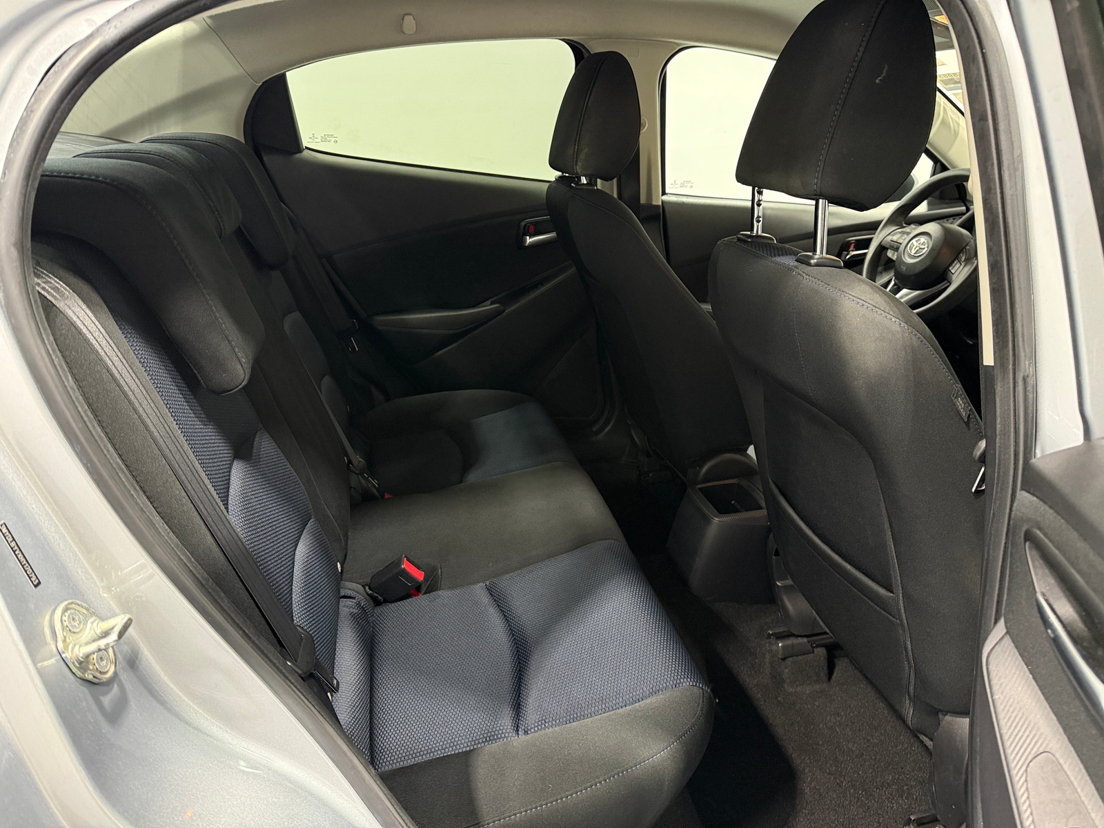 Thumbnail: 2017 Toyota Yaris iA - 6